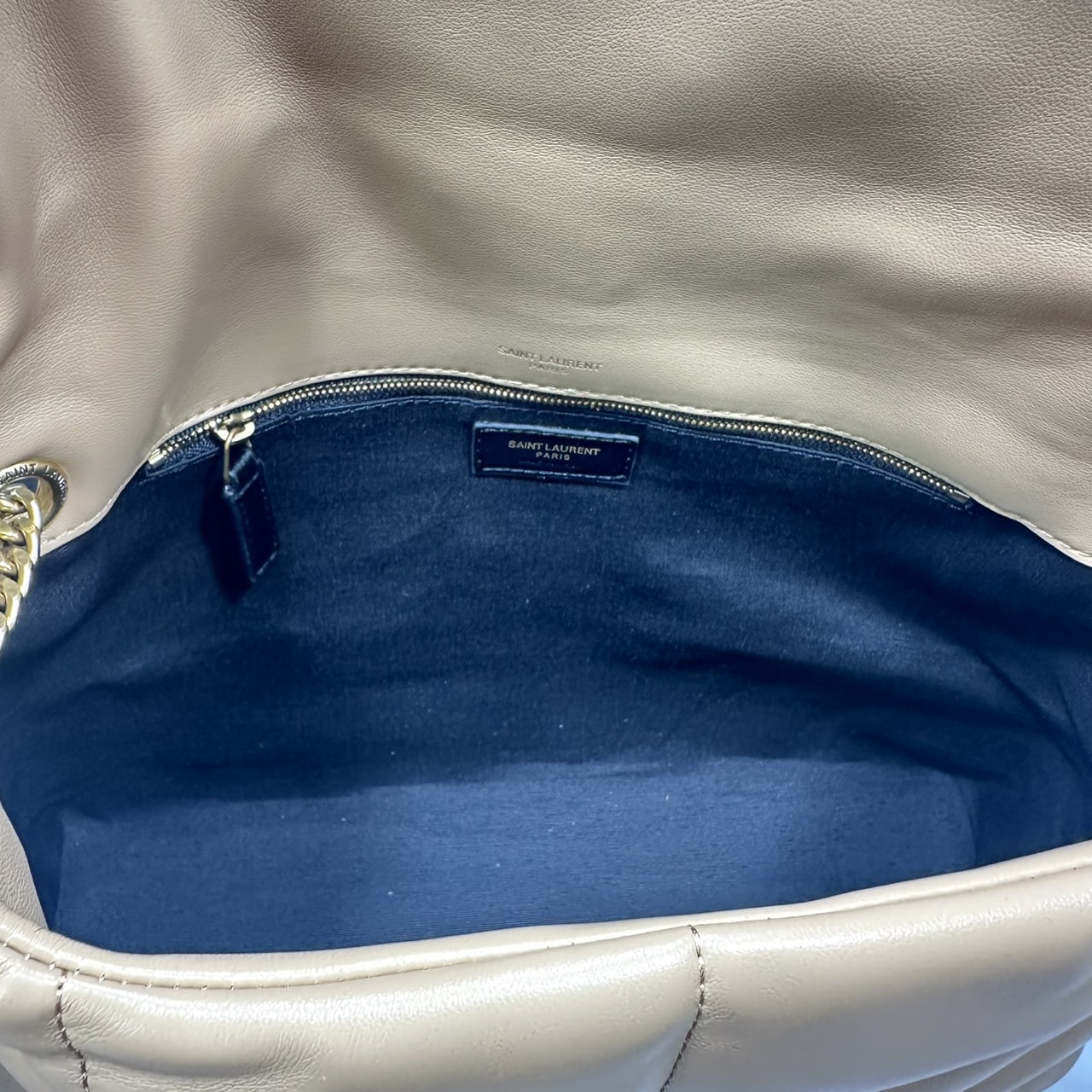 ORI หนังแท้ | 32cm YSL PUFFER Medium in Nappa leather กระเป๋าสะพายรุ่นยอดนิยม ทรงสวย ใช้ได้บ่อยไม่มีเบื่อ วัสดุหนังสัมผัสนิ่มมือ ดีไซน์เรียบหรู ดูแพง สะพายได้หลากหลาย