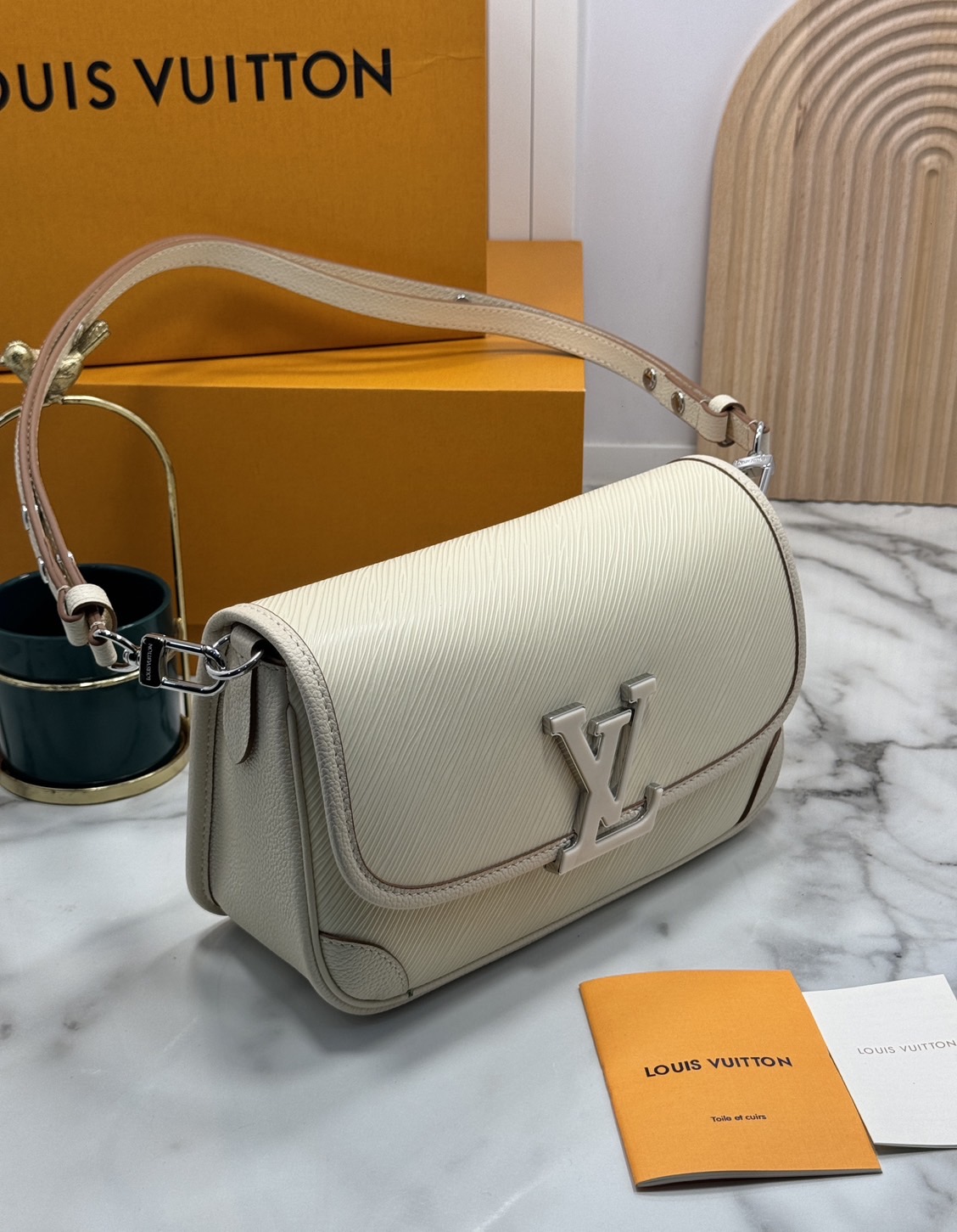 เกรดเทพ Top ORI | LV Buci bag Epi leather grain pattern / lvdiane กระเป๋าสะพายหนังแท้ลายเกรน เกรดดีสุด 🤍 เกรดเทพออริจินอล เทียบแท้ 1:1 ใช้งานได้ทั่วโลก