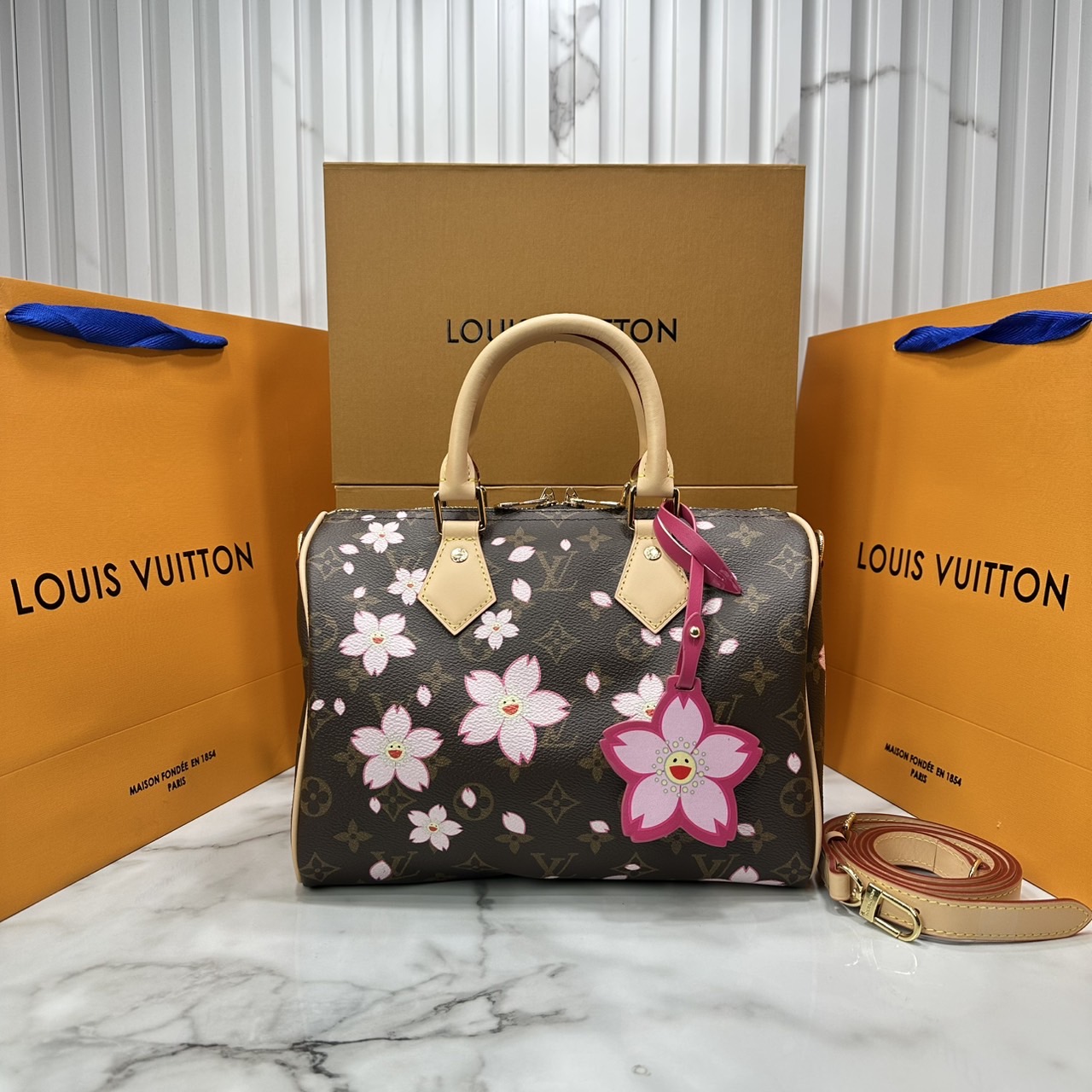 ORI หนังแท้ | คอลใหม่ดอกไม้แสนหวาน LV x TM Cherry Blossom bag กระเป๋าสะพายดีไซน์คลาสสิครุ่นสุดปัง ปรับลุคให้มีชีวิตชีวาด้วยลายดอกไม้เชอรี่บลอสซั่ม คอลใหม่สุดเอ็กซ์คลูซีฟ