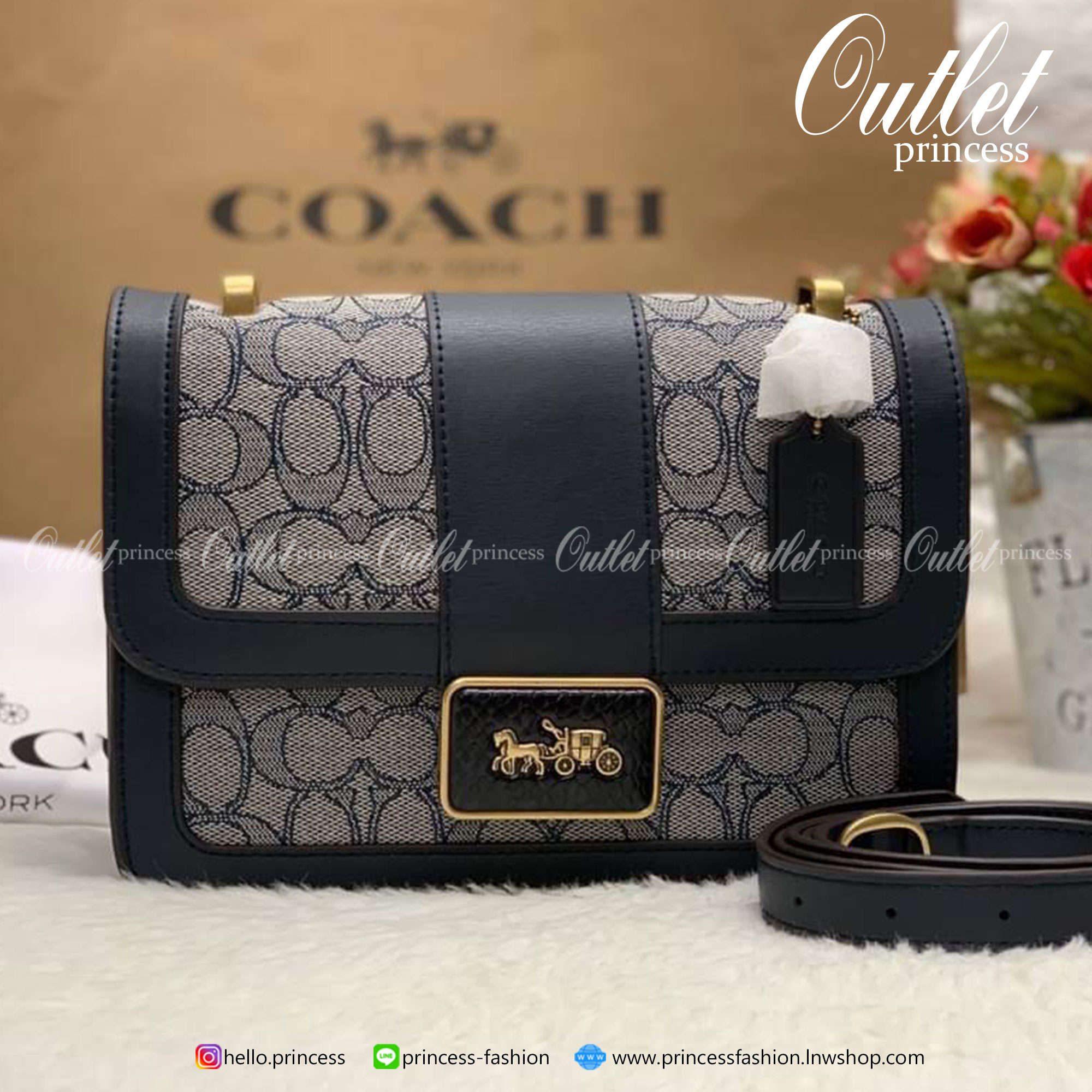 COACH ALIE SHOULDER BAG IN SIGNATURE JACQUARD WITH SNAKESKIN DETAIL ((4615)) 🔺ยังไม่เข้าไทยค่ะ ได้ไปไม่ผิดหวังแน่นอนค่ะ! พร้อมส่ง! กระเป๋าสะพายข้างหรือสามารถทบสายกันเพื่อคล้องไหล่ได้ค่ะ วัสดุ Jacquard+หนังแท้ หนังนิ่มสวยงามมากๆค่ะ ด้านหน้าเป็นแผ่น