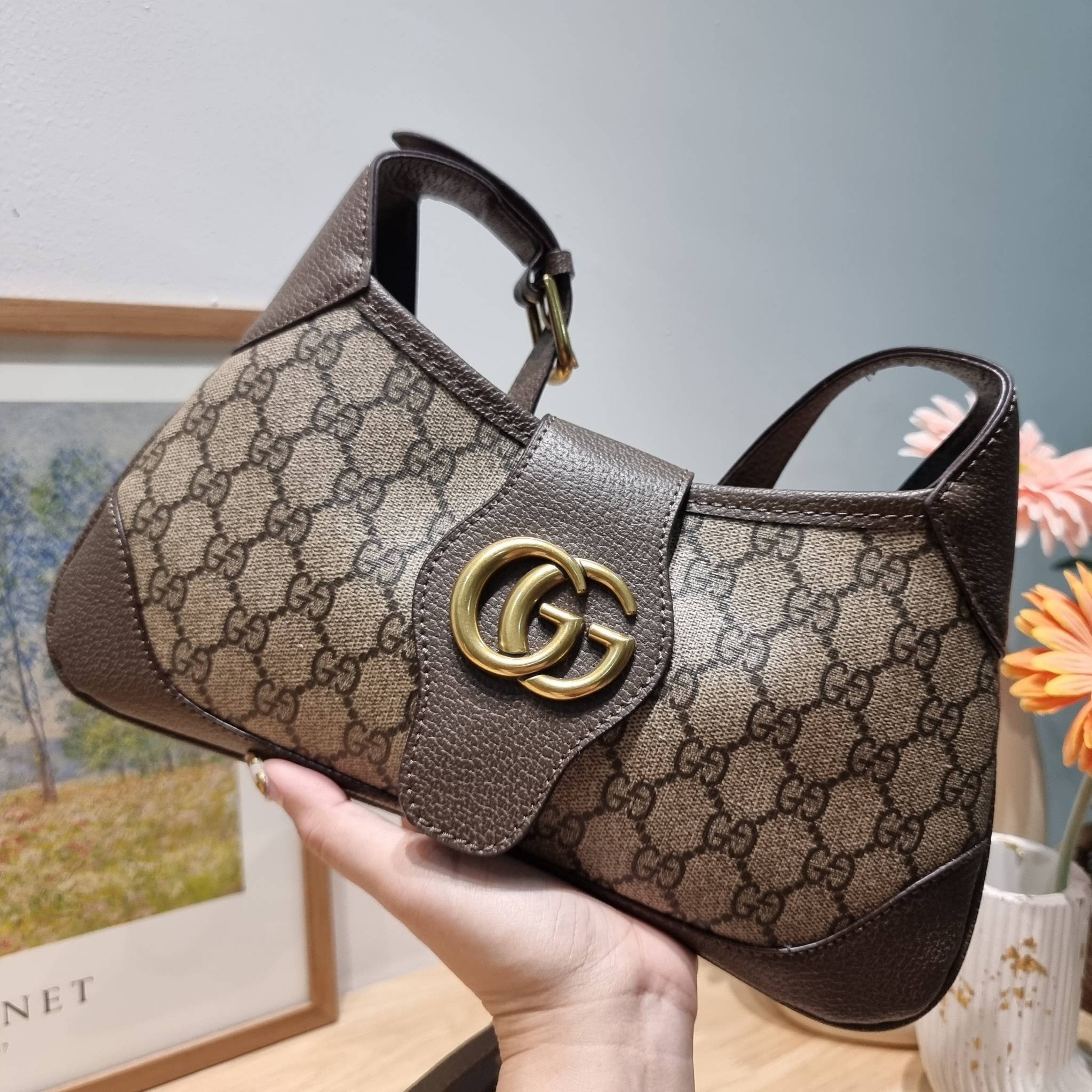 GUCCI Aphrodite small shoulder bag / GG shoulder bag / GUCCI BAG พร้อมส่งที่ไทย กระเป๋าสะพายไหล่ รูปทรงเก๋ ผสานดีไซน์ของความคลาสสิคได้อย่างลงตัว