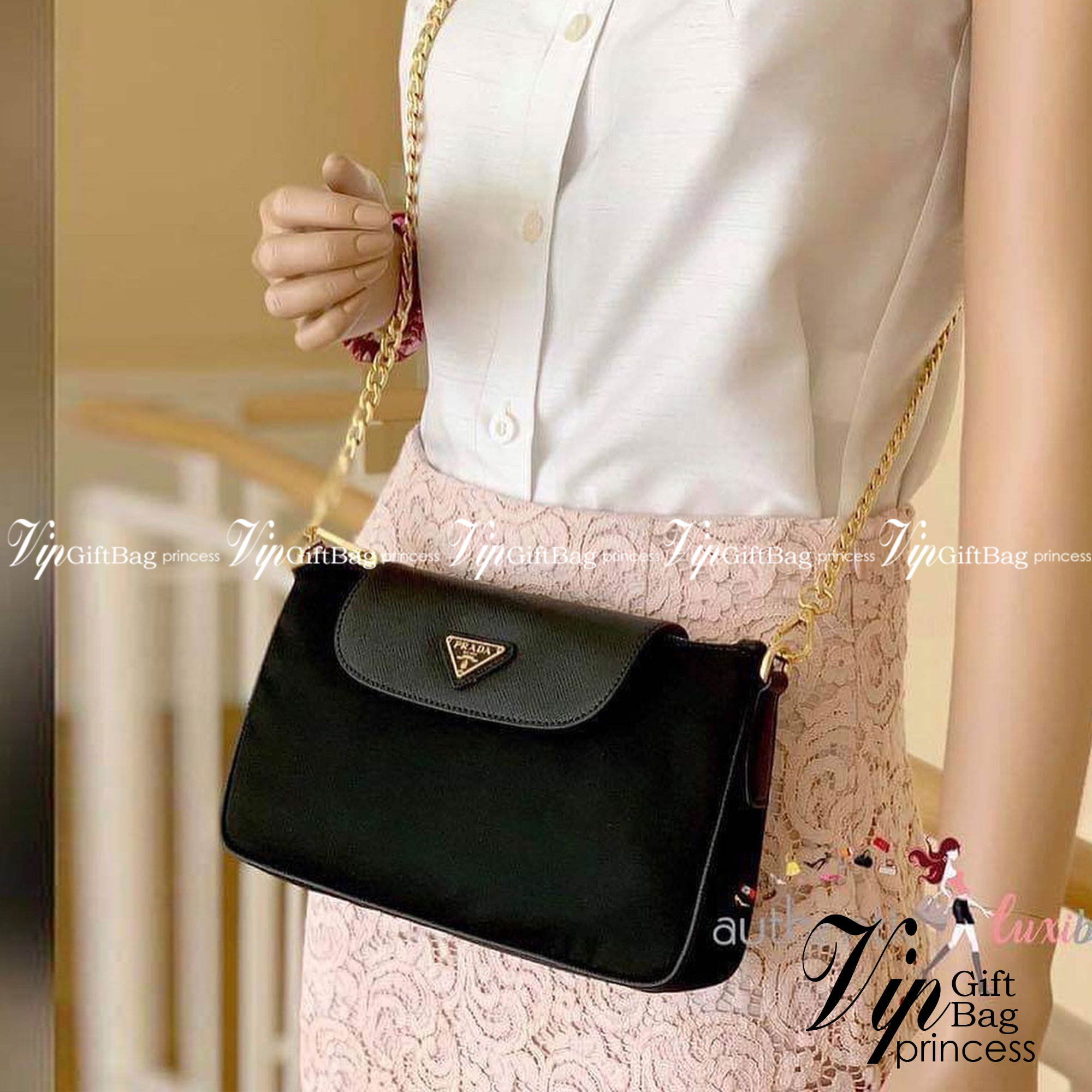 PRADA Tessuto Nylon Convertible Clutch Sling Bag / PRADA nylon crossbody bag เกรดใช้สลับใบจริง หนังแท้ ออริจินอล ใช้งานต่างประเทศได้ รุ่นในตำนานจริงๆ ค่ะ ณ ปัจจุบันยังสวยอยู่ และยังเป็นรุ่นนี้ลูกค้าเรียกร้องตลอดจริงๆ อะไหล่ โซ่เงาสวย