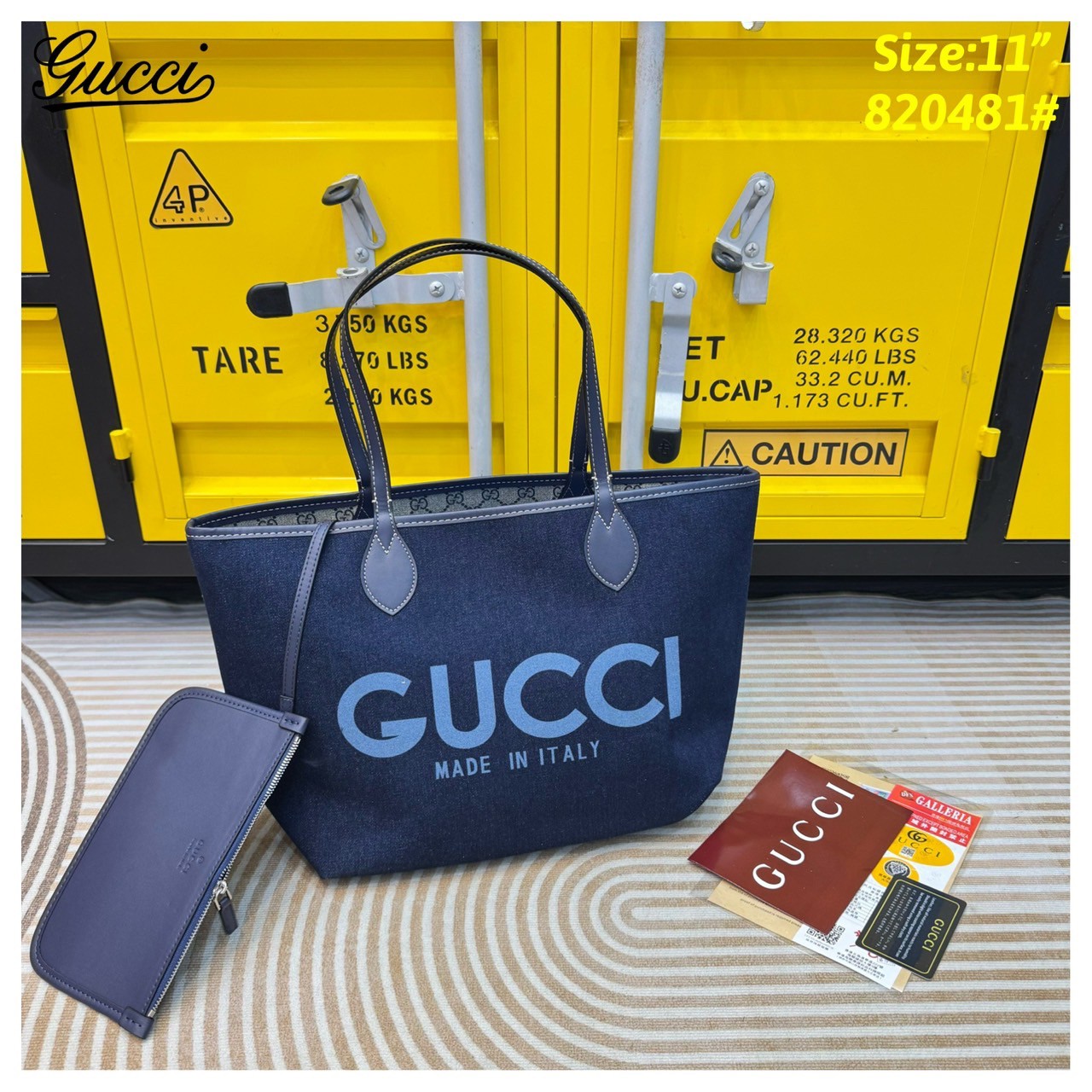 GUCCI Totissima reversible tote bag กระเป๋าสะพายทรงโท้ทเดนิม ใหม่ล่าสุด กลับด้านใช้ได้ 2 ด้านสวยเริ่ดมากๆ ด้านเดนิมสีเข้มพิมพ์ชื่อแบรนด์สวยโดดเด่น อีกด้านลายโมโนแกรมเต็มใบ ปรับใช้งานได้ไม่มีเบื่อ