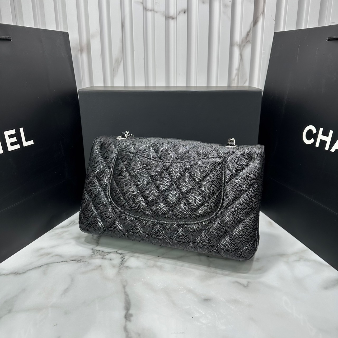 ORI หนังแท้ | ORI หนังแท้ | CHANEL Classic 25cm shoulder bag กระเป๋าสะพายรุ่นยอดนิยม หรูหราระดับตำนาน สวยงามเหนือกาลเวลา