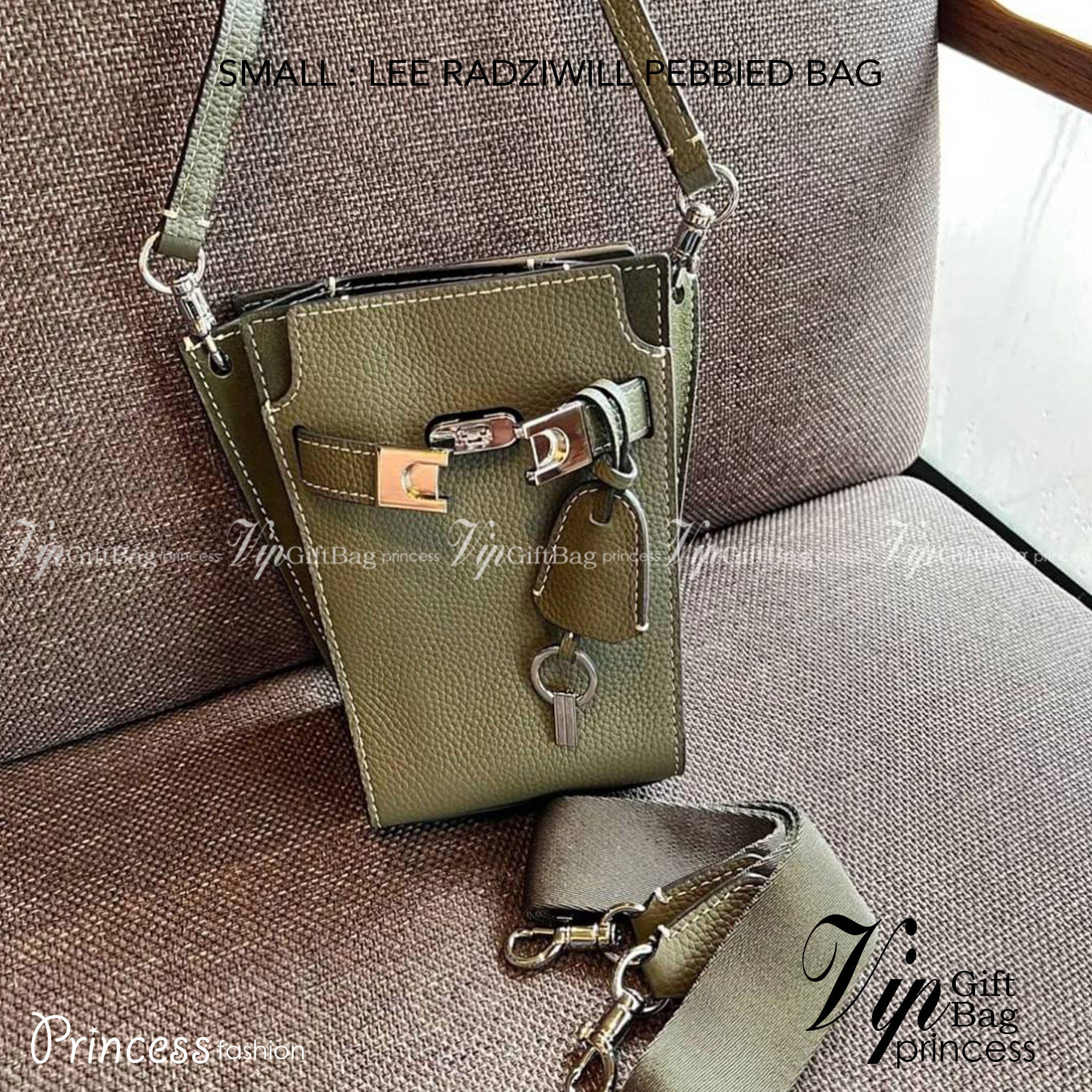 small TORY BURCH LEE RADZIWILL PEBBIED BAG ((139016)) แต่ใส่ได้จุ ขนาดพอดีลำตัว สวยมากๆค่ะ! ลุคหรูดูดีมากๆ กับกระเป๋าสะพายข้างจากTB รุ่นเล็ก