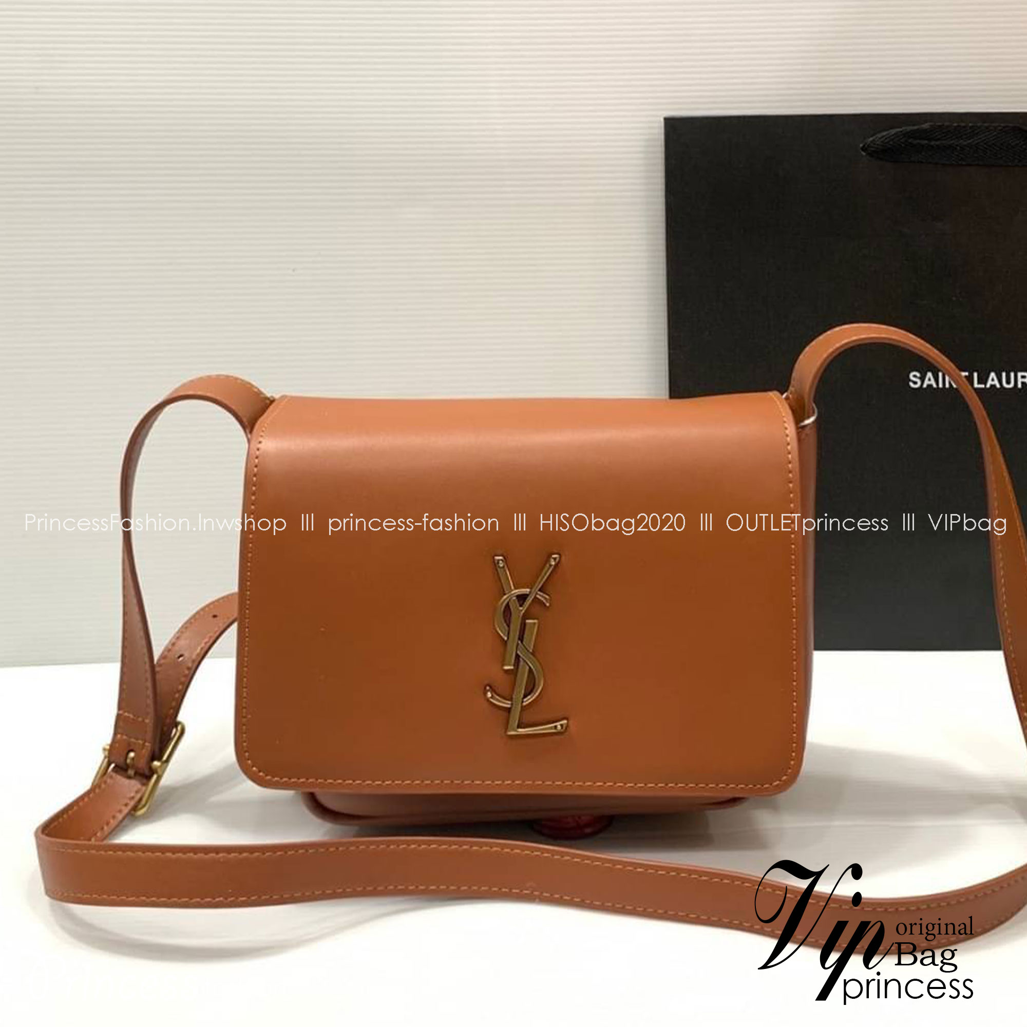 YSL Niki BESACE Brick Leather Bag กระเป๋าสะพายไหล่หูจับในตัว หรูหราขั้นสุด เสิร์ฟมาให้สวยทันใช้ปีใหม่แน่นอนค่า ใบจริงดูแพงเกินคุ้ม