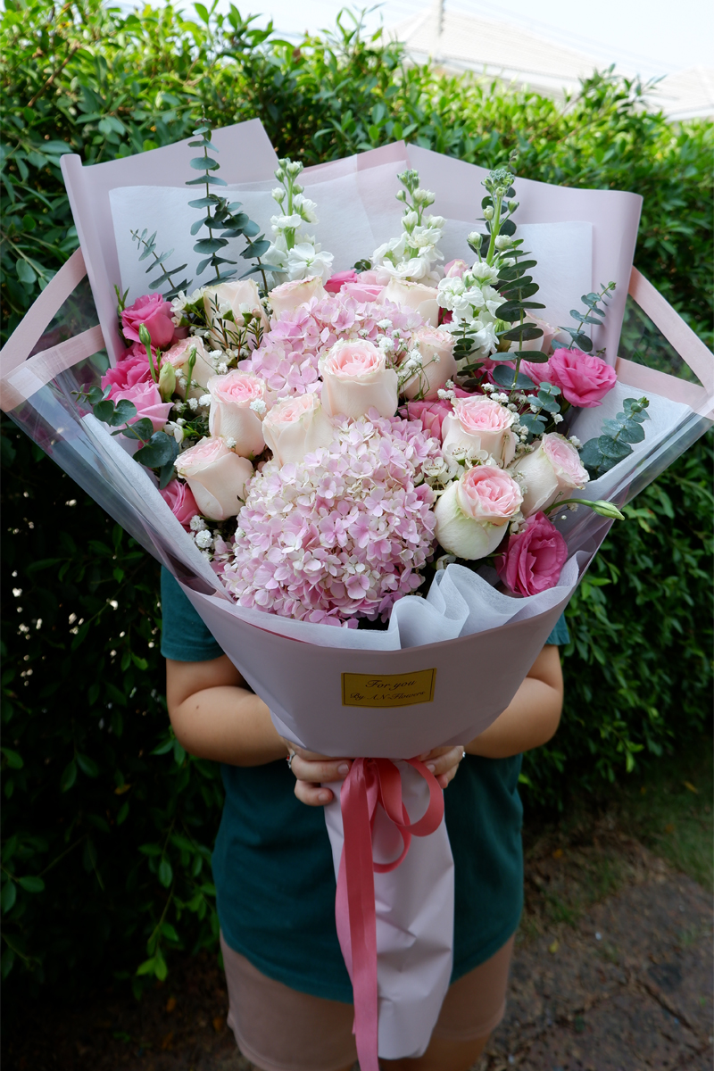 ช่อดอกไม้ ช่อกุหลาบชมพูมิกซ์ไฮเดรนเยีย ช่อใหญ่
