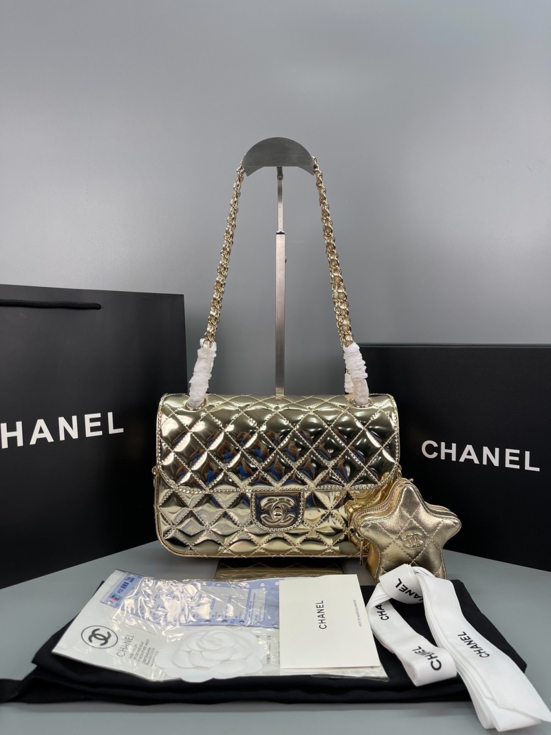 Chanel FLAP BAG & STAR COIN PURSE / CHANEL 24C Gold Metallic Mini Flap Bag กระเป๋าสะพายสีทองเงางามสุดหรู ผู้ดีสุด รวยสุดไปเลยค่า เกรดวีไอพี 1:1 เกรดดีสุด ผ่านทุก ตม ใช้งานต่างประเทศได้