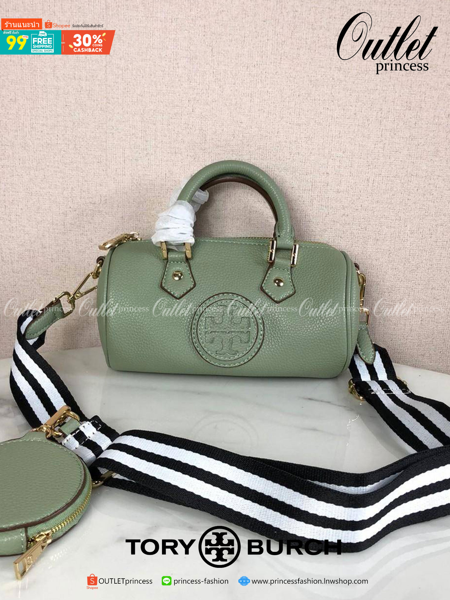 กระเป๋าถือ หรือสะพาย TORY BURCH เปิด - ปิดกระเป๋าด้วยซิป ด้านในมีช่องใส่ของ 1 ช่อง มาพร้อมสายสะพายยาว สามารถถอดและปรับได้ Free Size ค่ะ