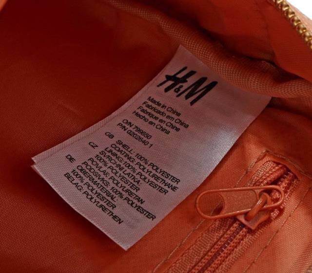 กระเป๋าสะพาย H&M รุ่น cross body bag มี 4 สี : ดำ , ชมพูนู๊ด , เหลือง , มิ้นท์