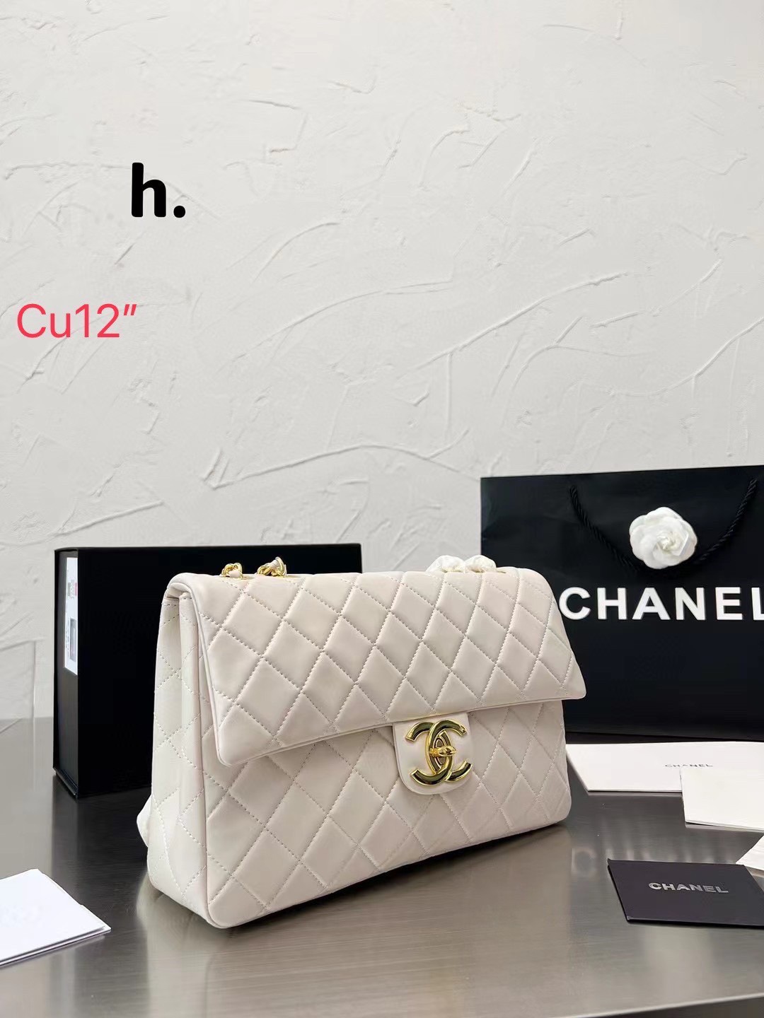 Chanel classic flap bag with chain / CHANEL BAG พร้อมส่ง กระเป๋าสะพายสุดหรู สวยดูแพง รูปทรงคลาสสิค สายสะพายโซ่ในตัว **รอบนี้จัดราคาพิเศษสุดคุ้ม งานสวยเกินราคาค่ะ