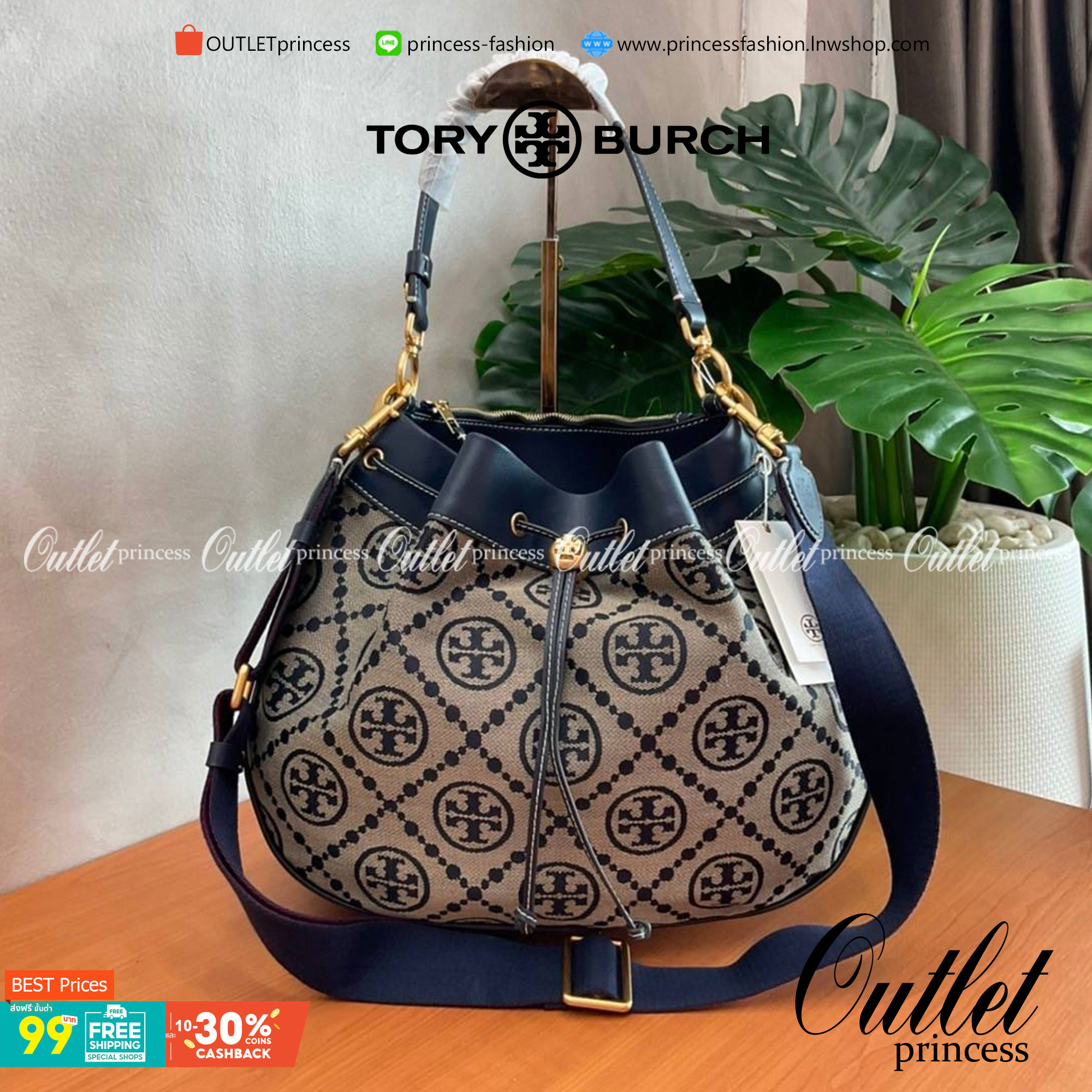Tory burch t monogram jacquard drawstring hobo New Collection 2021 กระเป๋าถือและสะพายข้าง Monogram จาก tory burch ทำจากผ้าใบ jacquard ตัดด้วยหนังวัวแท้