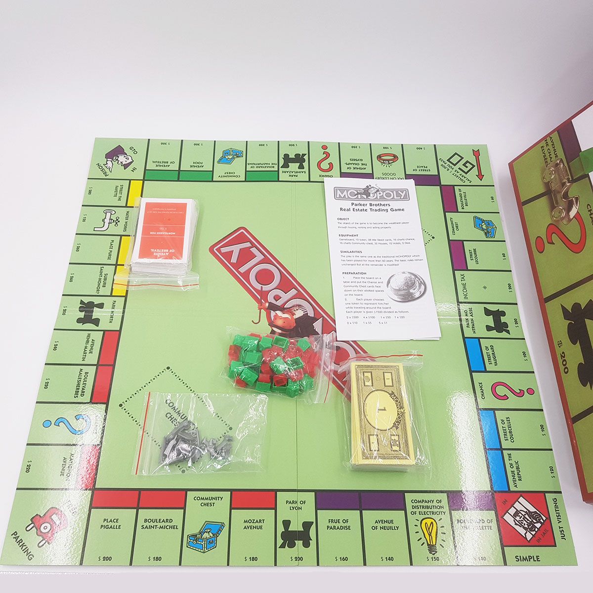 เกมเศรษฐีโมโนโพลี่สำหรับ8คนเล่น (Monopoly) กระดานขนาด 39x39 cm.