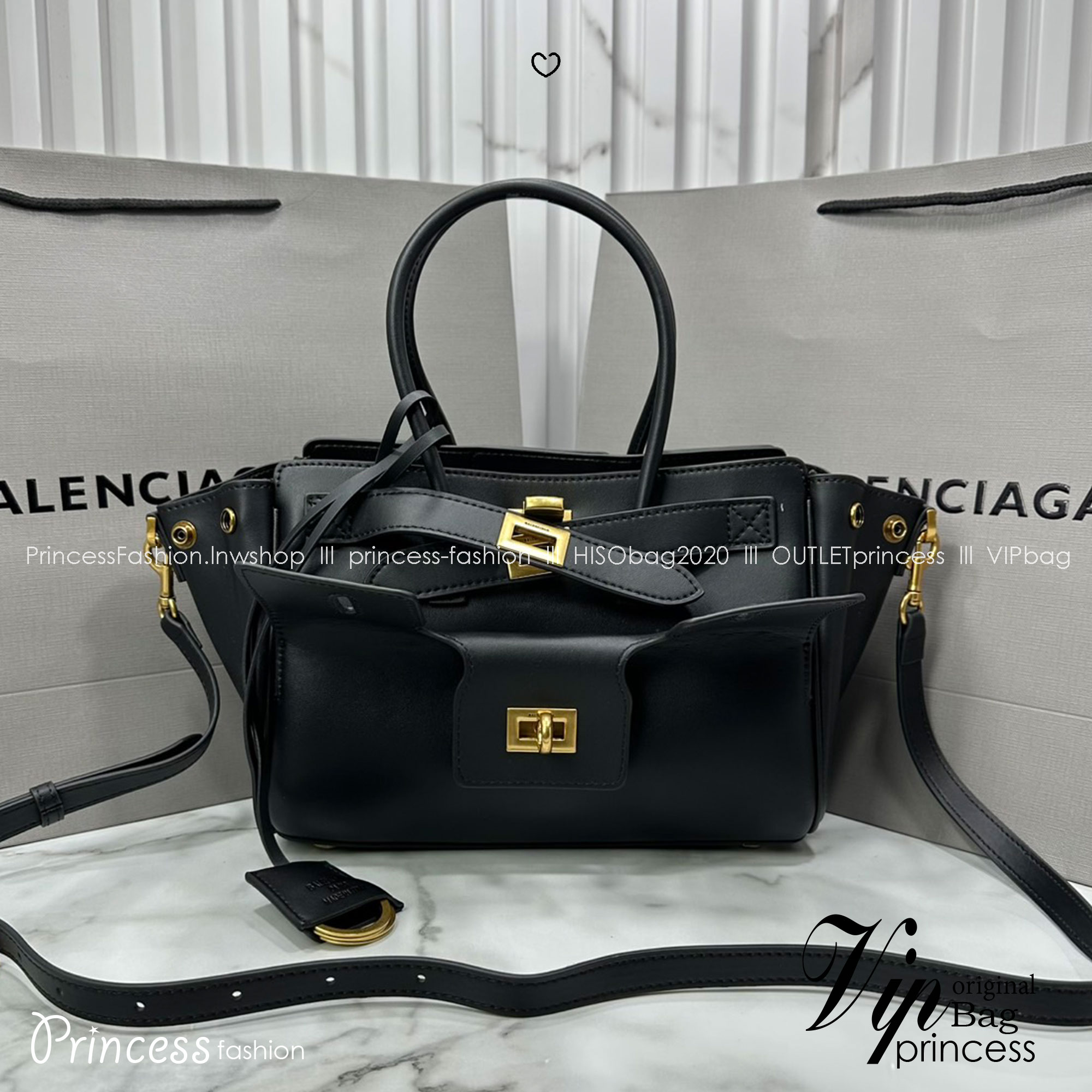 ORI หนังแท้ | Balenciaga Bel Air Carry All Bag Mini in Black smooth leather, aged-gold hardware ที่สุดของไฮแฟชั่น ดีไซน์เหนือกาลเวลาสุดไอคอนิค ต้องยกให้แบรนด์นี้เลยค่ะ กระเป๋าสะพายดีไซน์สวย!! หรู!! เลิศ!! ไม่ซ้ำใคร