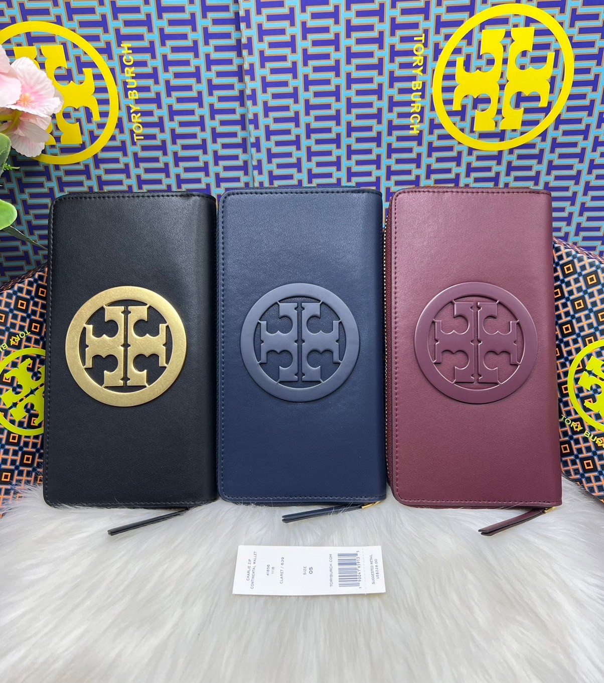 Tory Burch Charlie Zip Continental Wallet / Tory Wallet พร้อมส่ง กระเป๋าสตางค์ใบยาวสุดคลาสสิก ยังความเรียบหรูดูแพงด้วยโลโก้ด้านหน้า เป็นกระเป๋าสตางค์ทรงยาว ที่สามารถใส่บัตรได้หลายใบ