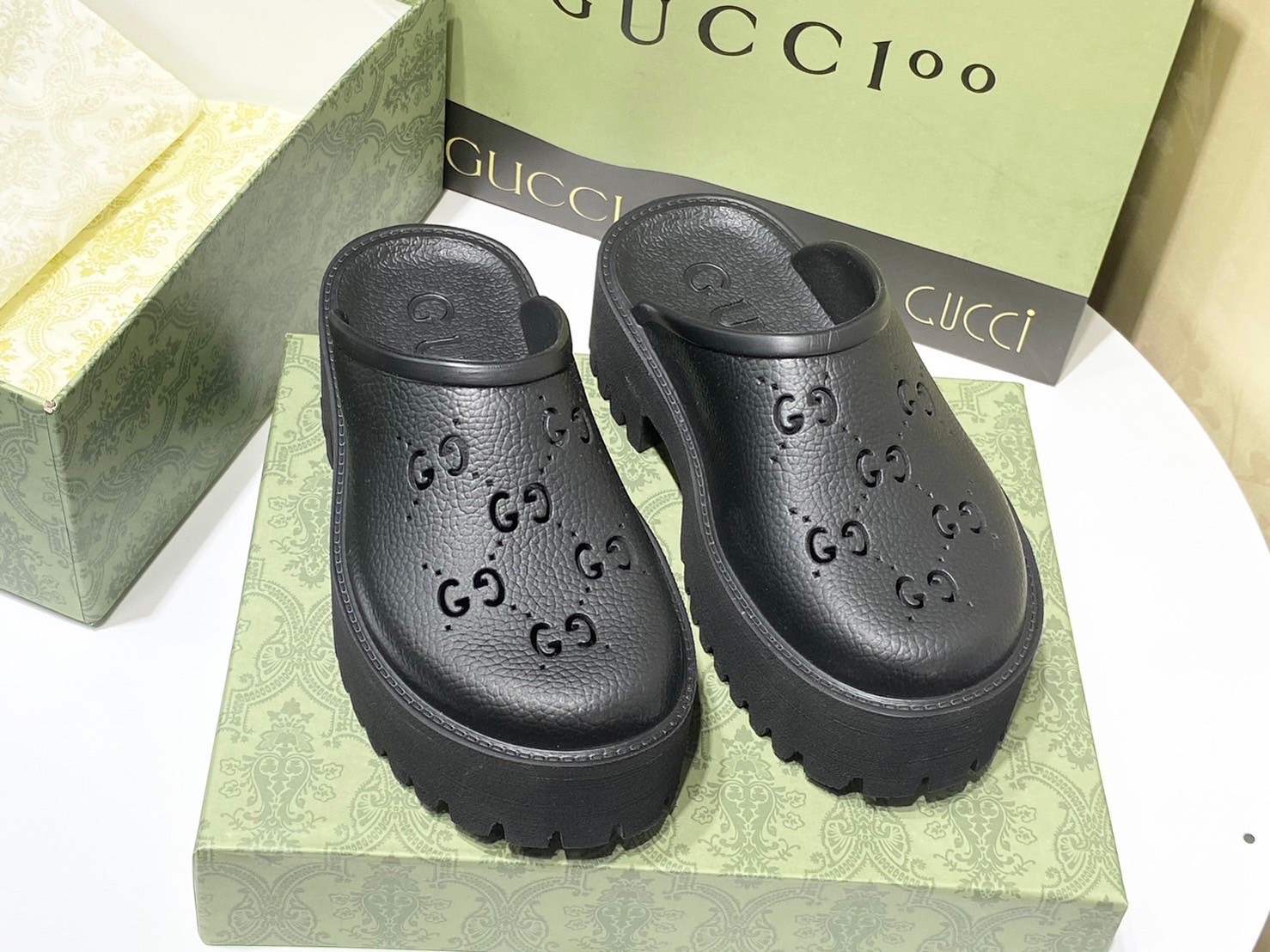 สลับแท้ GUCCI platform perforated G sandal / GG Sandel รองเท้า GG เกรดออริจินอล สลับแท้ พร้อมกล่อง ภาพถ่ายจากงานจริง ใช้งานต่างประเทศได้