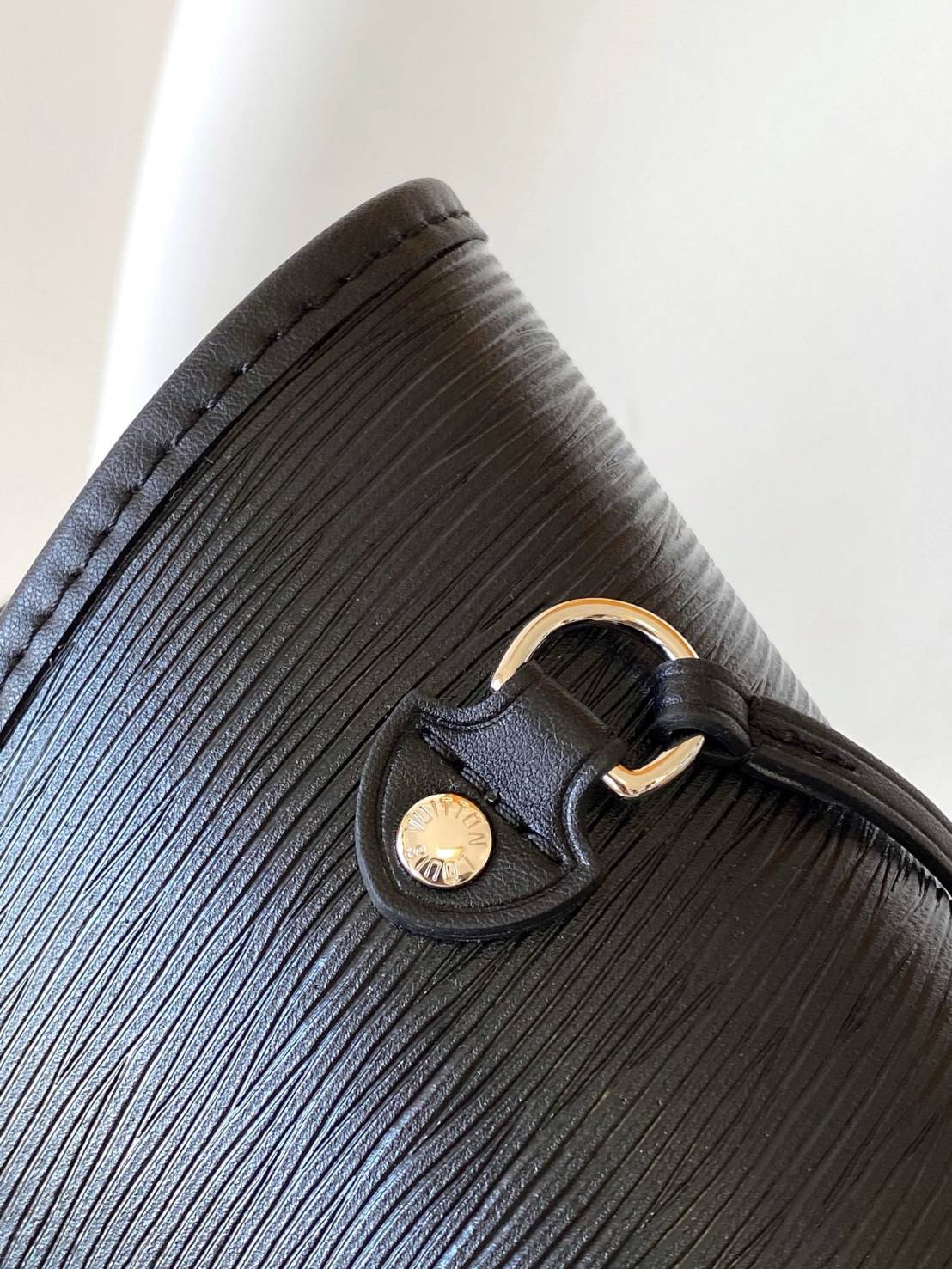 เกรดเทพ Top ORI | LV Neverfull MM Epi Leather กระเป๋าทรงโท้ทเนเวอร์ฟูล หนังแท้เกรดดีสุด หนังลายไม้ พร้อมใบลูก ลายโมโนแกรม ด้านในบุด้วยซับในไมโครไฟเบอร์ ช่องพ็อกเก็ต ซิป 1 ช่อง งานสวยมาก ตัดเย็บดีทุกจุด 🤍 เกรดเทพออริจินอล สลับแท้ 1:1