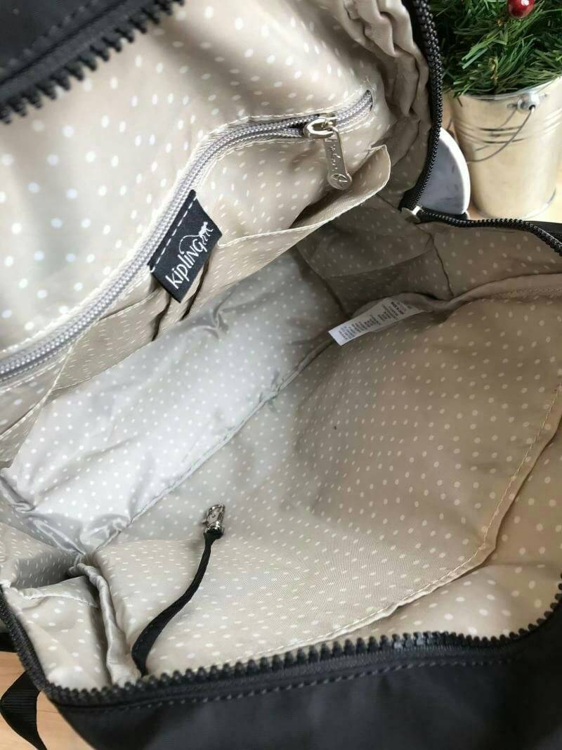 KIPLING IMMIN BACKPACK อีกcollection!ของรุ่นImmin กระเป๋าเป้สะพาย วัสดุPolyamide100% กันน้ำได้ ขนาดกำลังดี ใช้งานได้ทุกวัน เปิดปิดด้วยซิปคู่ ภายในมีช่องแยกเป็นสัดส่วน ประดับพวงกุญแจรุปหัวใจลายหินอ่อน ถอดแยกใช้งานได้ ราคาสุดคุ้มเลยคร้า!!