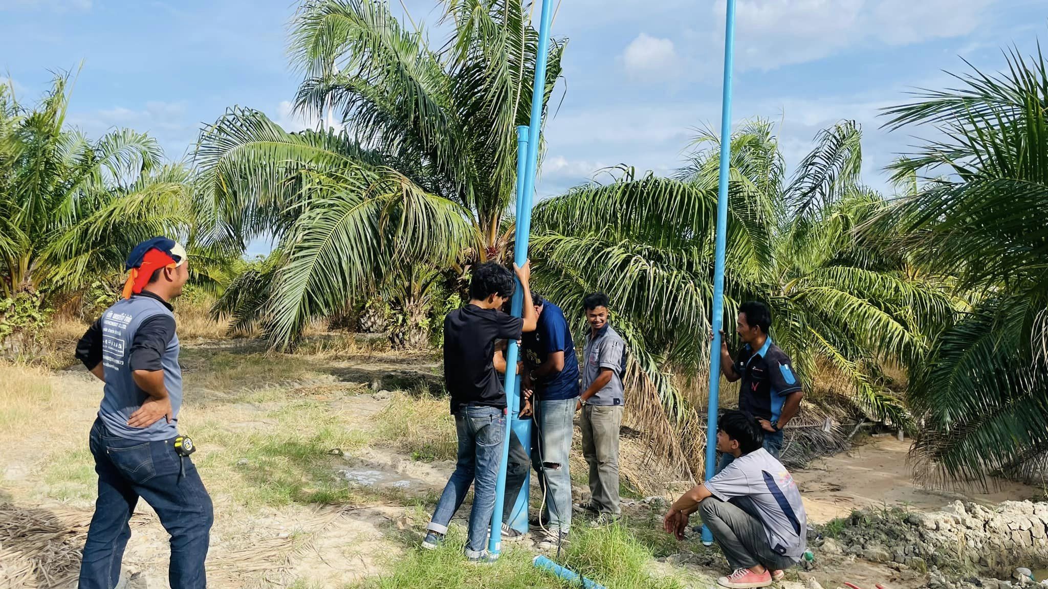 ชุดซัมเมิสปั้มบาดาล ขนาด 3 แรงม้า สวนปาล์มน้ำมัน