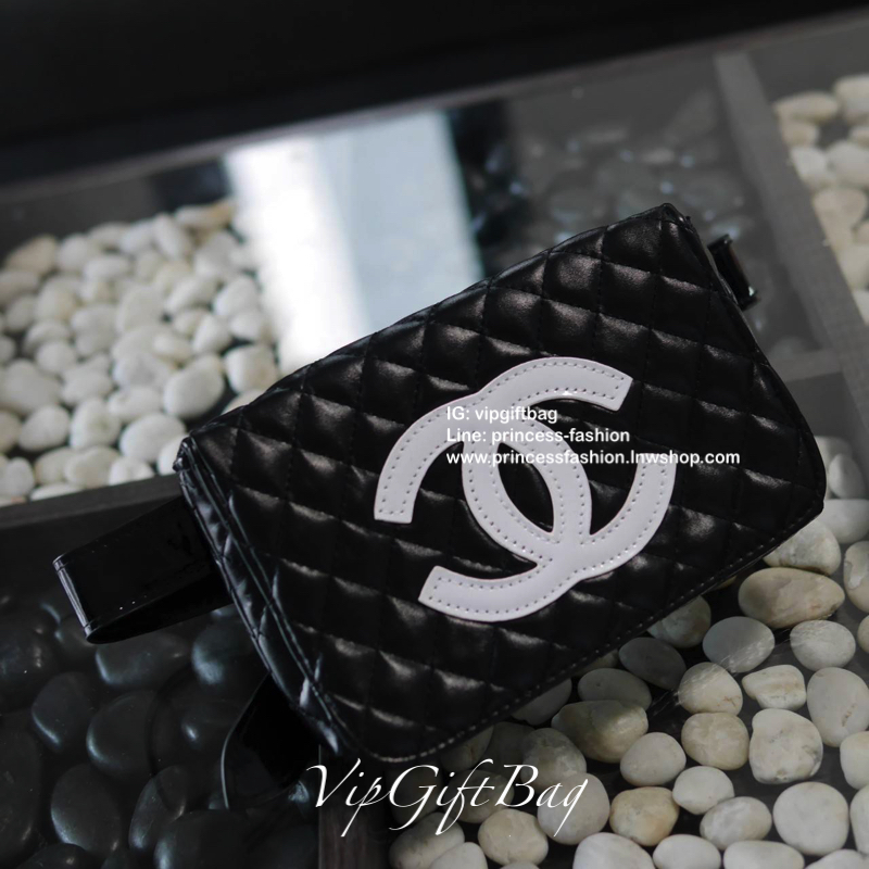 NEW ARRIVAL 2019!! CHANEL WAIST BAG (NOT FOR SALE) กระเป๋าสะพายคาดเอวหรือคาดอกพรีเมี่ยมกิ้ฟของแท้จาก CHANEL วัสดุหนัง PU นิ่มมือ ปักโลโก้สีขาว ด้านในเปิดปิดด้วยฝาปิดกระดุมแม่เหล็ก ใส่ของจุกจิกและมือถือได้ทุกรุ่น มาพร้อมสายคาดเอวแบบเข็มเข็มขัดปรับระดับ อะไ