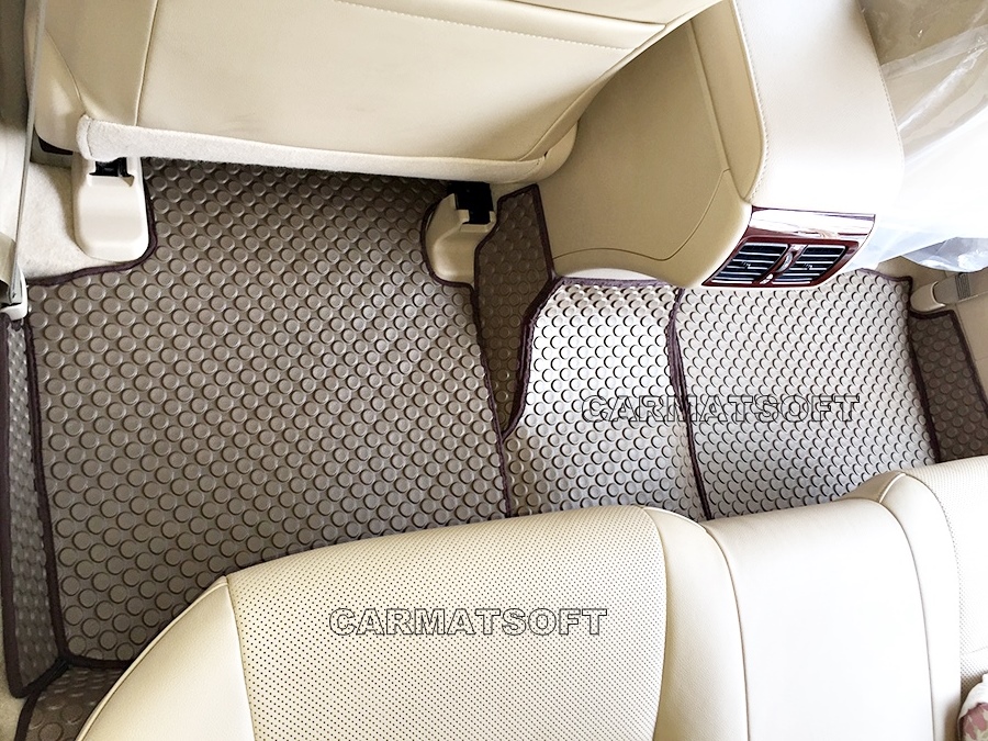 ผ้ายางปูพื้นรถยนต์TOYOTA CAMRY 2012-18 ลายกระดุม สีน้ำตาล เต็มคัน