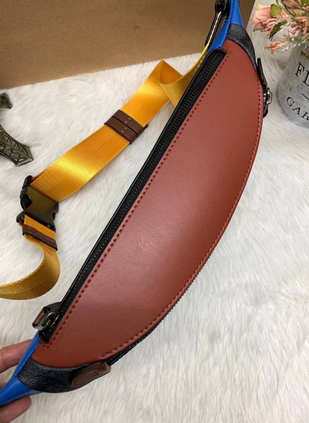 OUTTLET 】COACH RIVINGTON BELT BAG IN COLORBLOCK SIGNATURE CANVAS WITH COACH PATCH (962) รุ่นใบใหญ่จุใจ ใช้ได้ทั้งชายหญิง