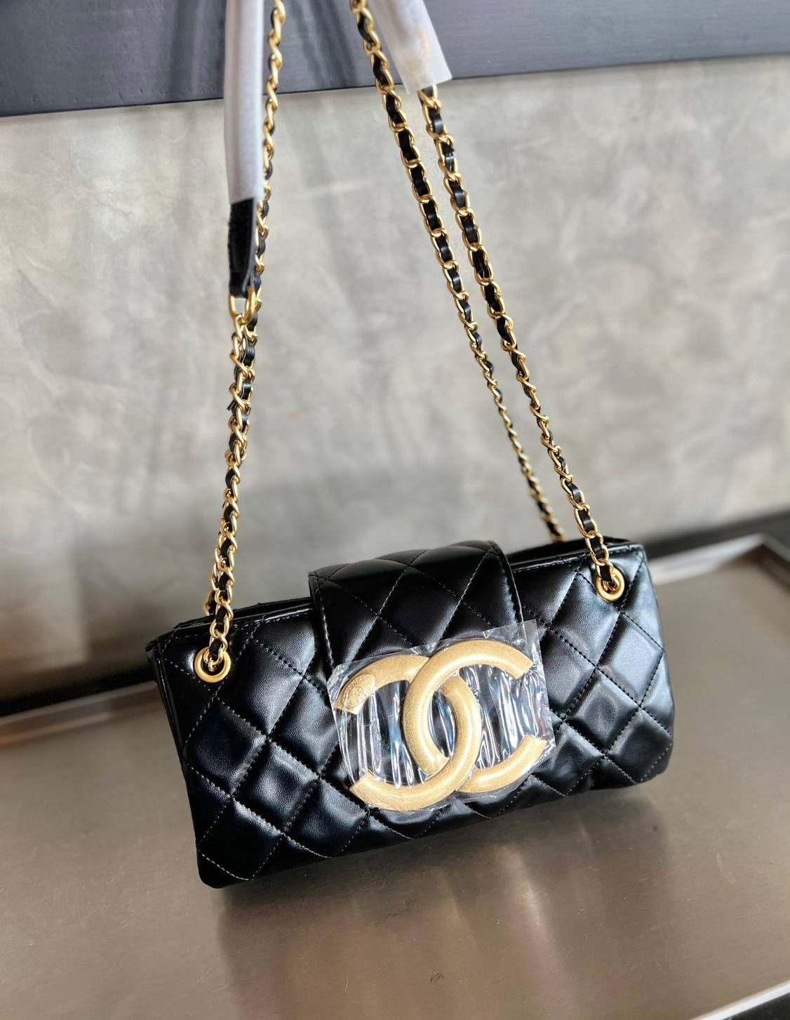 Chanel 24C bag / CHANEL WITH CHAIN / CHANEL Casual Style กระเป๋าสะพายหนังนิ่มลื่นเงาสวย