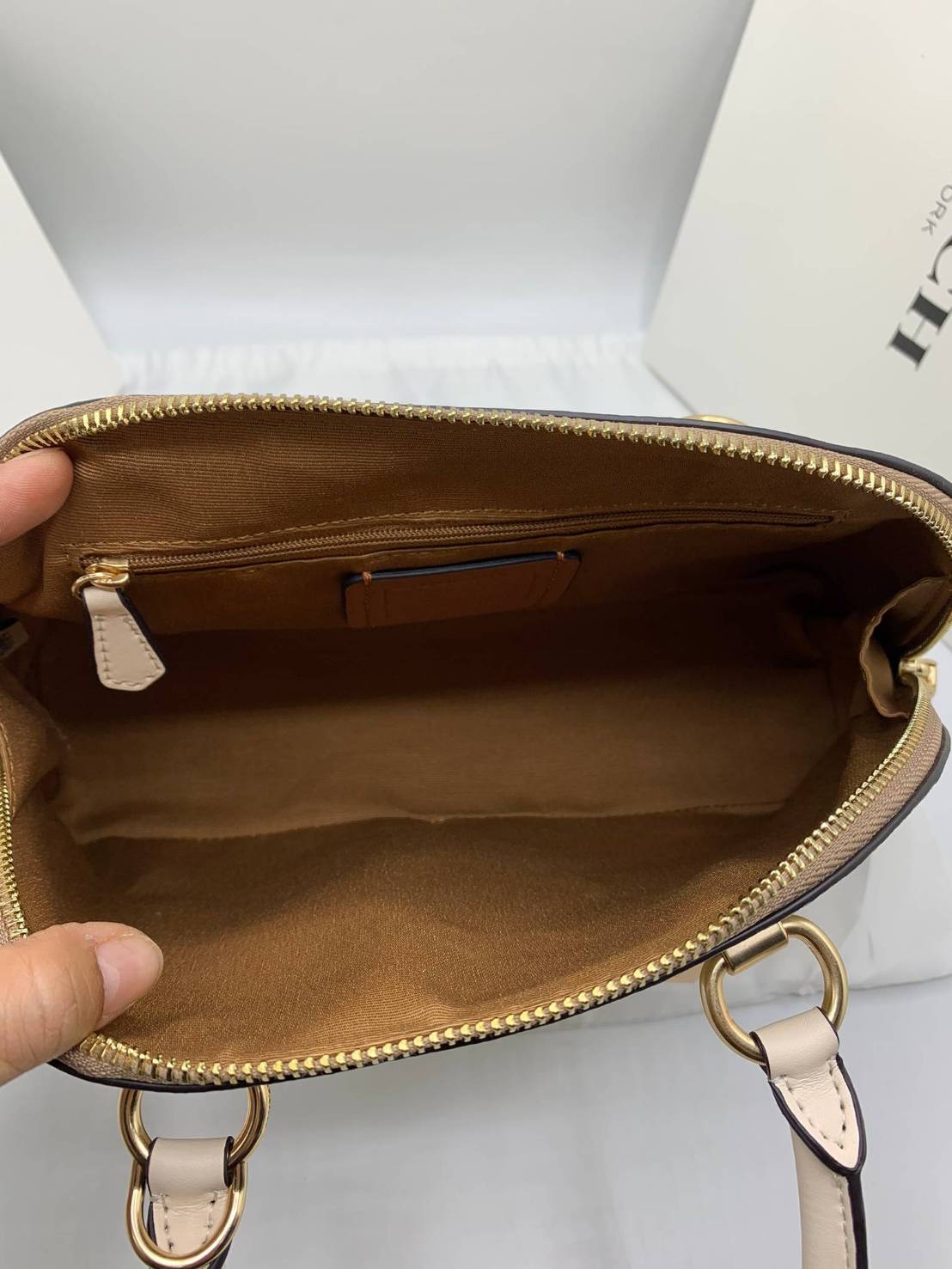 Coach KATY SATCHEL IN SIGNATURE CANVAS (COACH 2558)