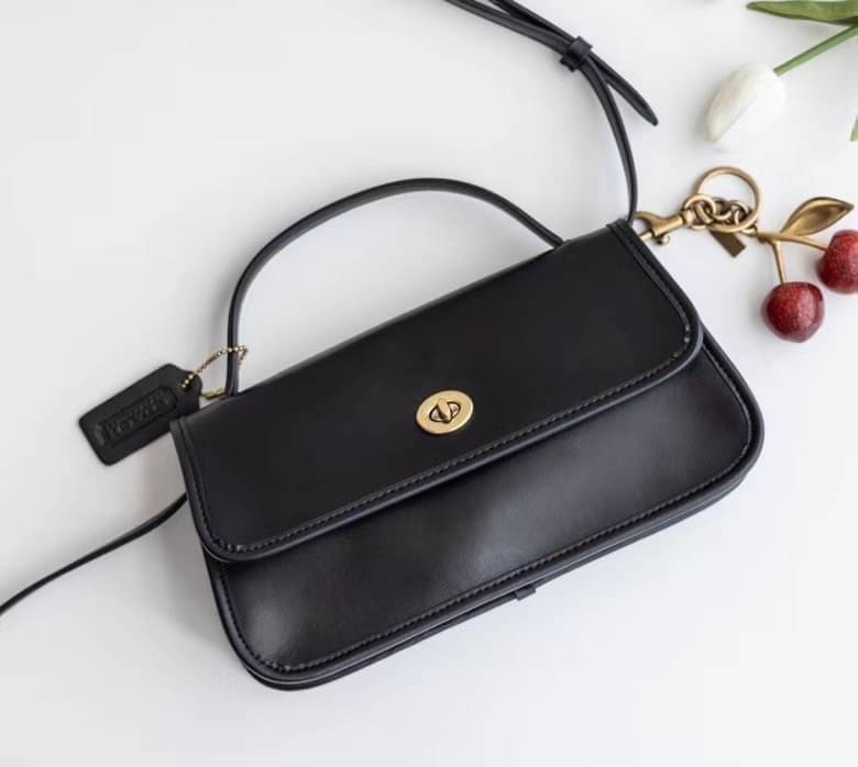 OUTTLET 】Auth Coach 1941 Turnlock Clutch Crossbody Bag พร้อมส่งที่ไทย