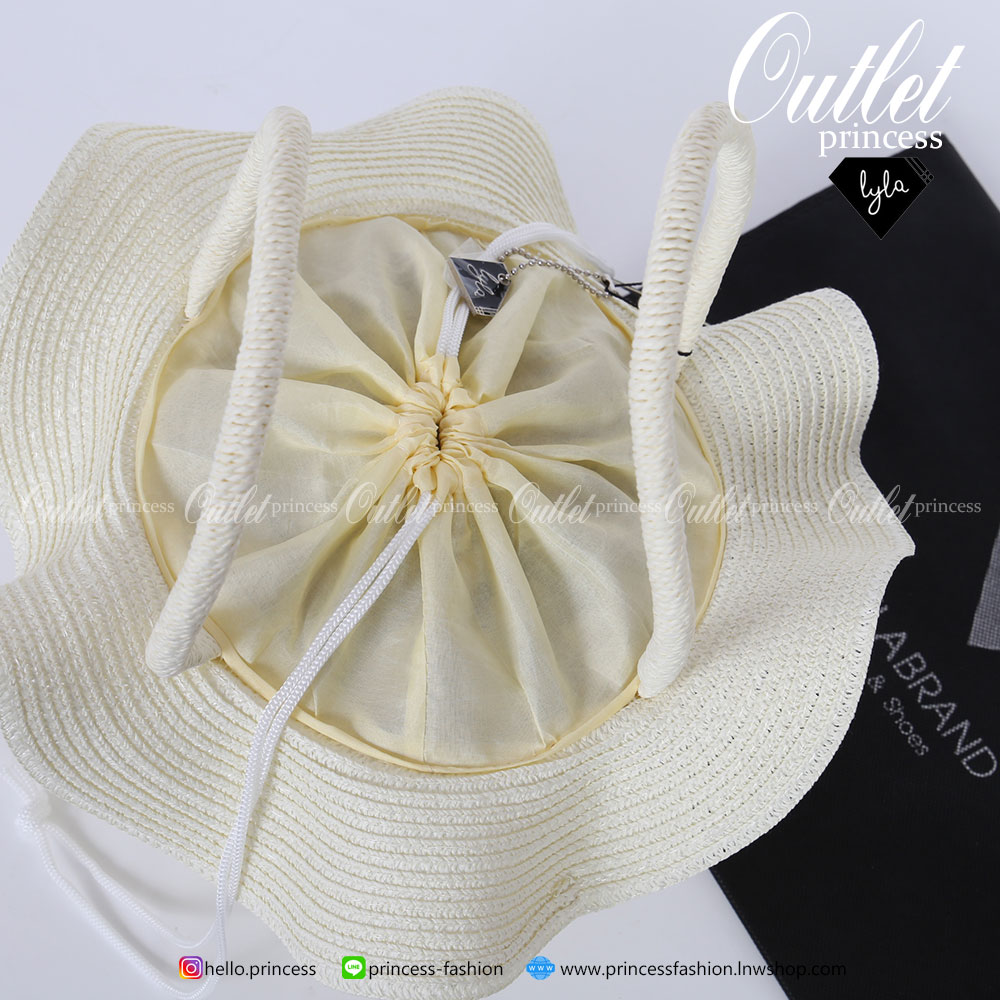 LYLABRAND🔔 บัทเก็ทที่เหมาะกับความทะเลเป็นที่สุด หรือจะใส่กับเดรสยาว ก็น่ารักไม่แพ้กันค่ะ ❤️