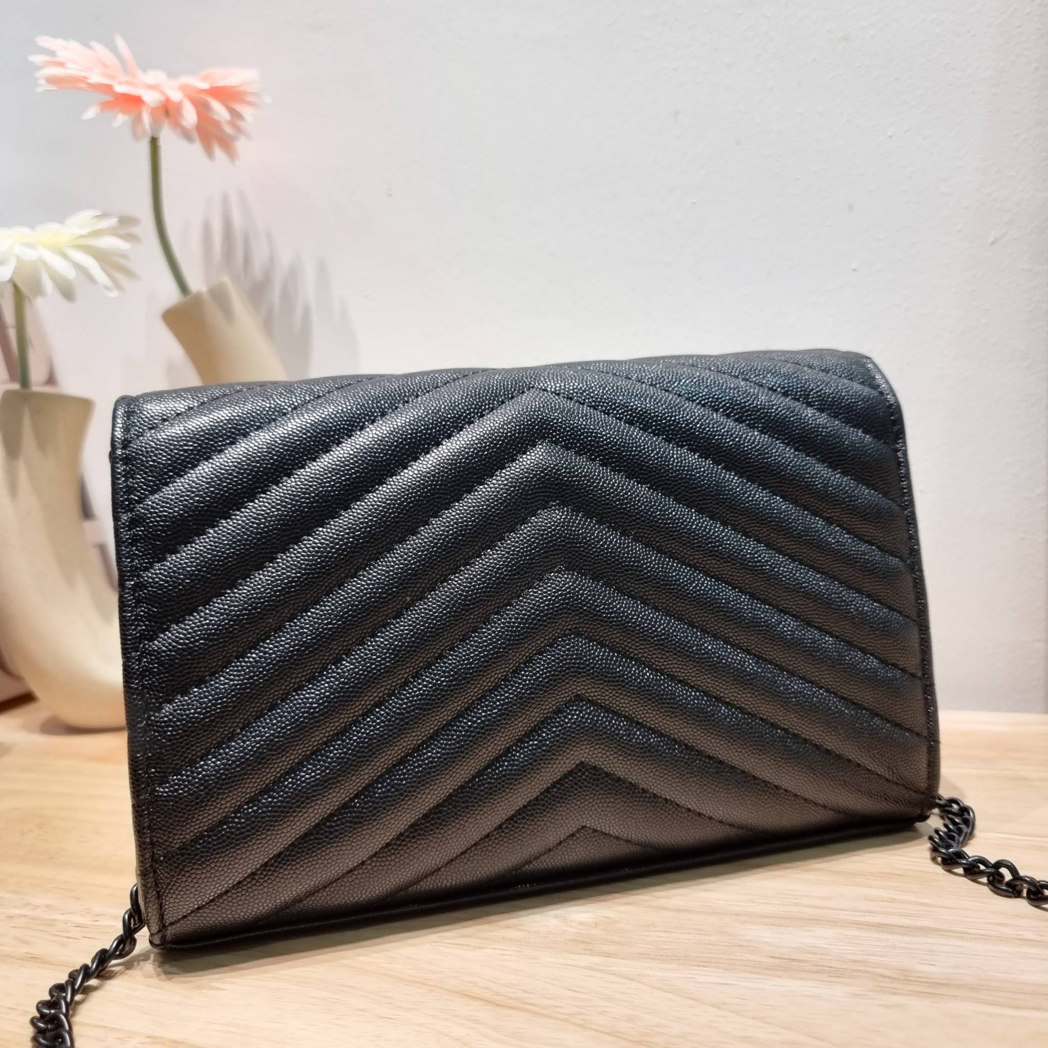 YSL WOC 9 ไม่เคยผิดหวังจริงๆ!! กับรุ่นที่สาวๆรู้กัน Yves Saint laurent clutch bag with chain กระเป๋าสะพายทรง woc สุดฮอต ดีไซน์เรียบหรู