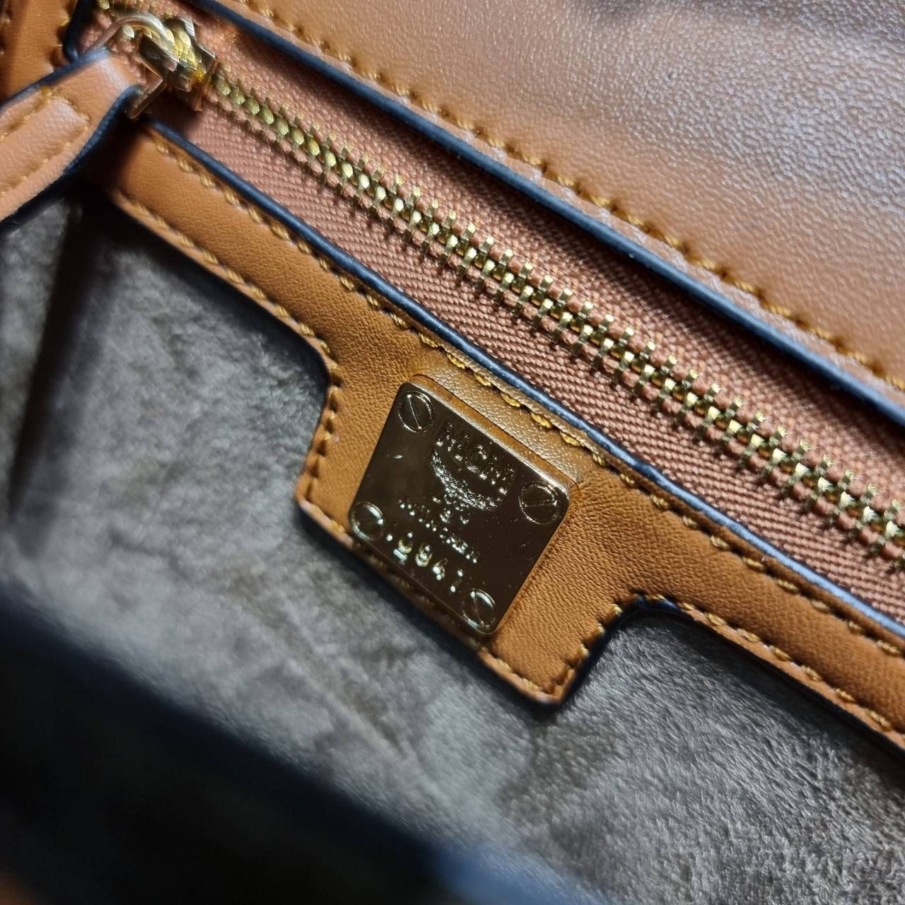 M.C.M PATRICIA SHOULDER BAG IN VISETOS กระเป๋าสะพายไหล่/ข้าง ดีไซน์ได้อย่างมีสไตล์ เกรดออริ สลับแท้ 1:1 ใช้งานต่างประเทศได้ ภาพถ่ายจากงานขายจริง