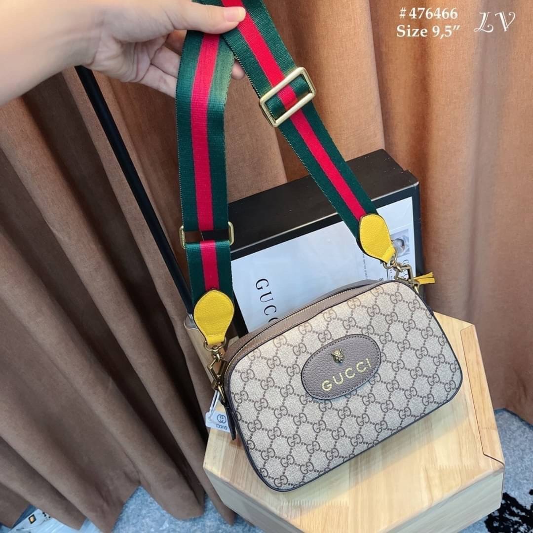 GUCCI Neo Vintage GG Supreme messenger bag กระเป๋าสะพายรุ่น unisex ใช้ได้ทั้งชายหญิง วัสดุแคนวาสอย่างดี จุของได้เยอะ ใช้เป็น every ได้เลย