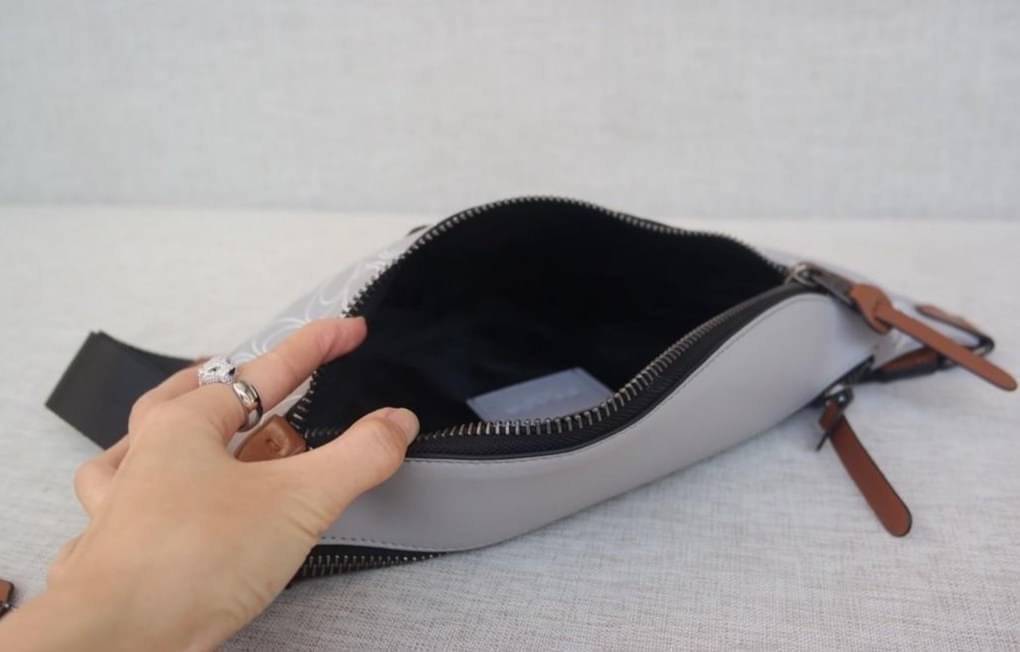 OUTTLET 】COACH RIVINGTON BELT BAG IN REFLECTIVE SIGNATURE LEATHER (78899)