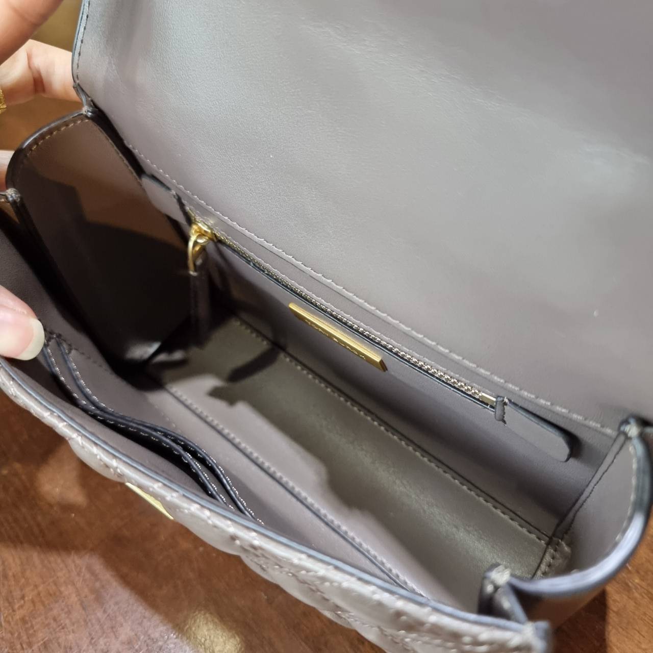 OUTLET 】TORY BURCH FLEMING SMALL CONVERTIBLE SHOULDER BAG แรร์ไอเท็ม สีมาใหม่ นิวซีซั่น สวยหรู ดูผู้ดีสุด