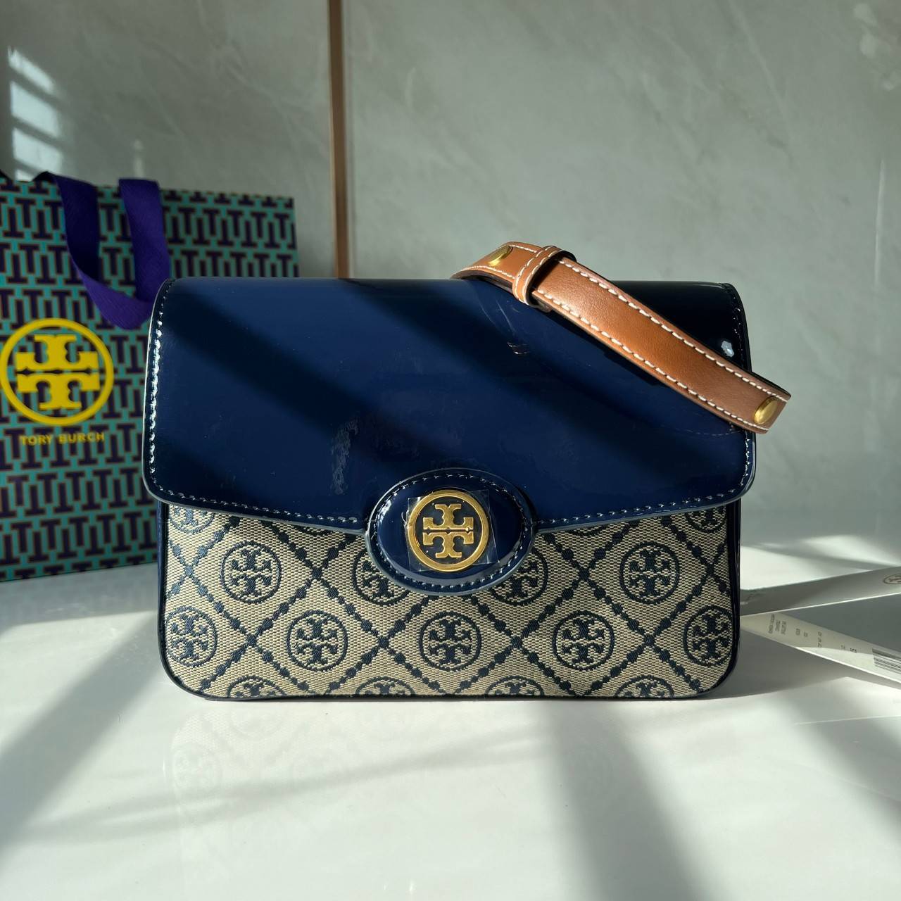 Tory Burch Robinson T Monogram Convertible Shoulder Bag กระเป๋าสะพาย เกรดท็อปออริ เกรดดีสุด สลับแท้ 1:1 ใช้ต่างประเทศได้