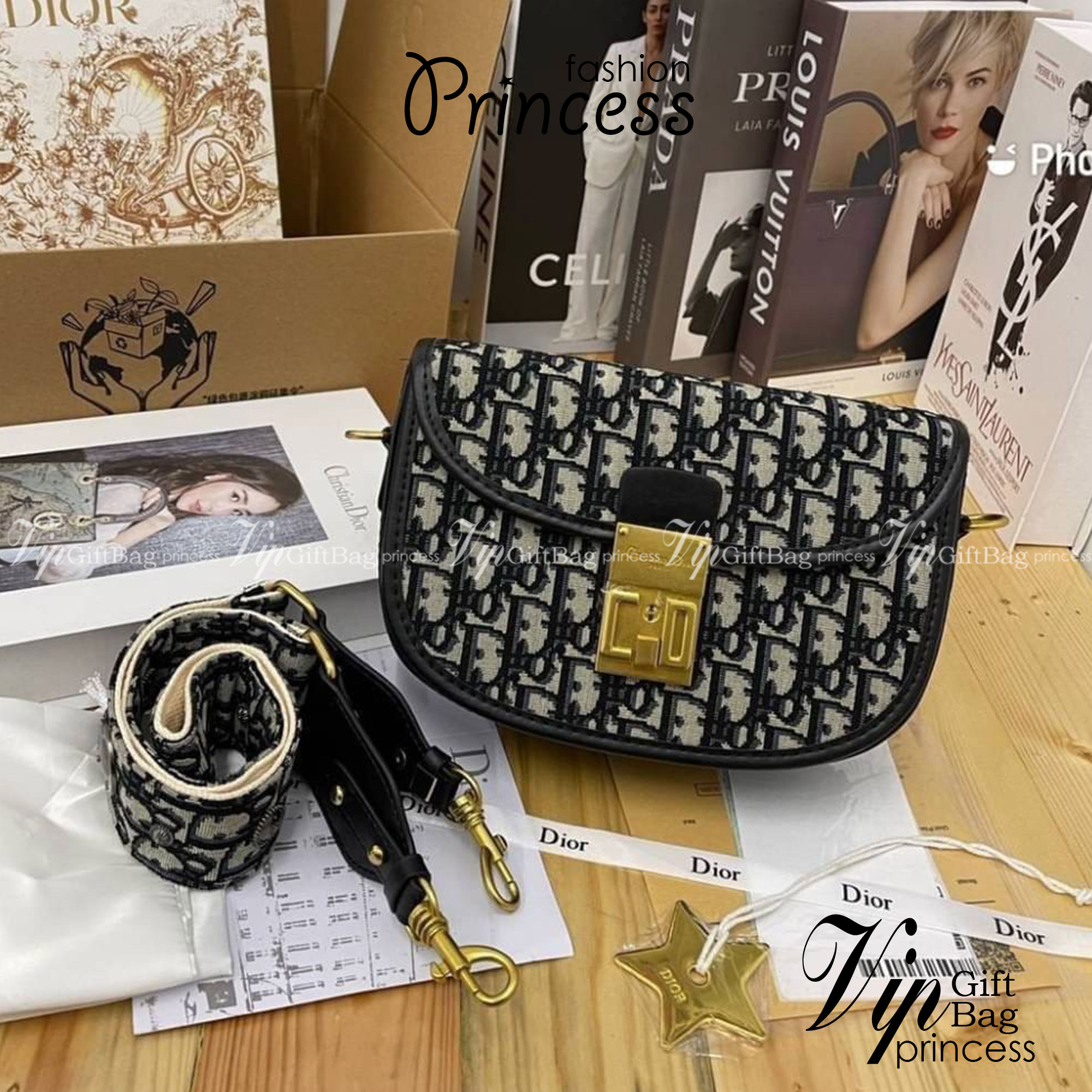 Dior Addict Flap Bag in Oblique กระเป๋าสะพาย ไอเท็มใหม่ล่าสุดปังมากๆ น่าใช้น่าสะสม พร้อมกล่องแบรนด์ จะซื้อใช้เองหรือมอบเป็นของขวัญก็ดูดีถูกใจผู้รับแน่นอนค่ะ พร้อมส่งที่ไทยราคาสุดคุ้มไอเท็มเด็ดๆห้ามพลาด!