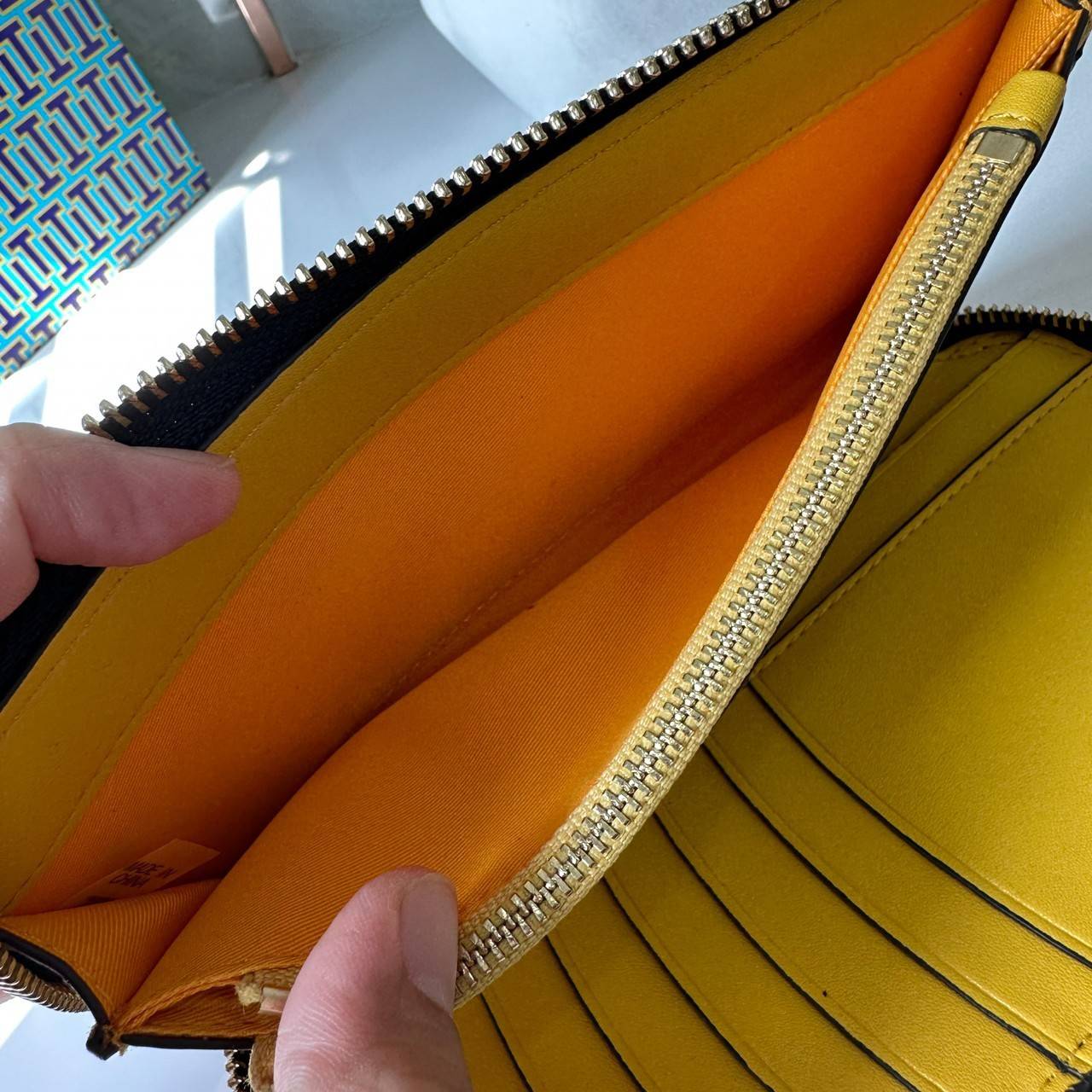 TORY BURCH T MONOGRAM JACQUARD ZIP CONTINENTAL WALLET 79383 กระเป๋าสตางค์ผ้าแคนวาสลายโมโนแกรมตัว T