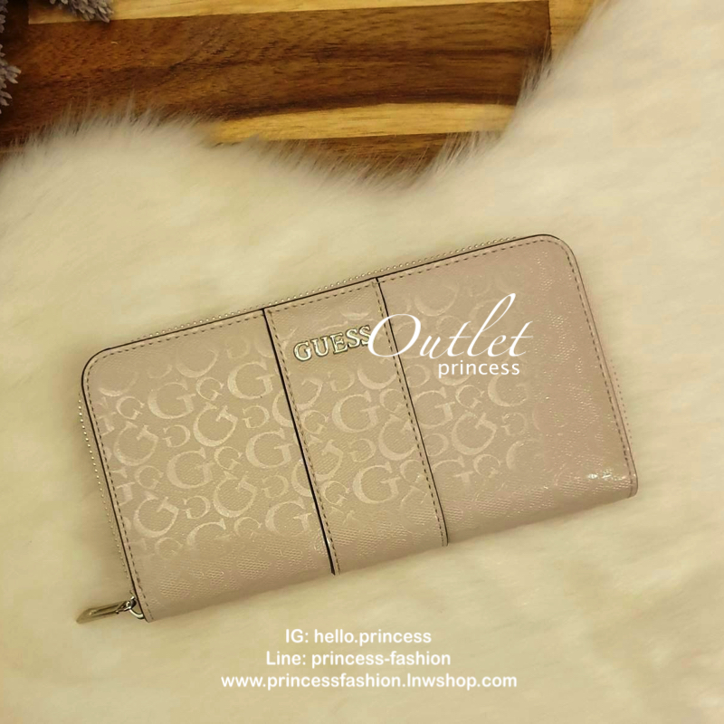 GUESS FACTORY WOMEN'S ZIP AROUND LONG WALLET กระเป๋าสตางค์หนังทรงซิปรอบลาย G ด้านหน้าติดโลโก้แบรนด์ด้วยโลหะสวยหรู ภายในมีช่องใส่ธนบัตร ช่องใส่บัตรหลายช่อง มีช่องซิปใส่เหรียญ สามารถใส่ไอโฟนพลัสได้ มีให้เลือกถึง 5 สี สวยคุ้ม น่าใช้มากๆค่า