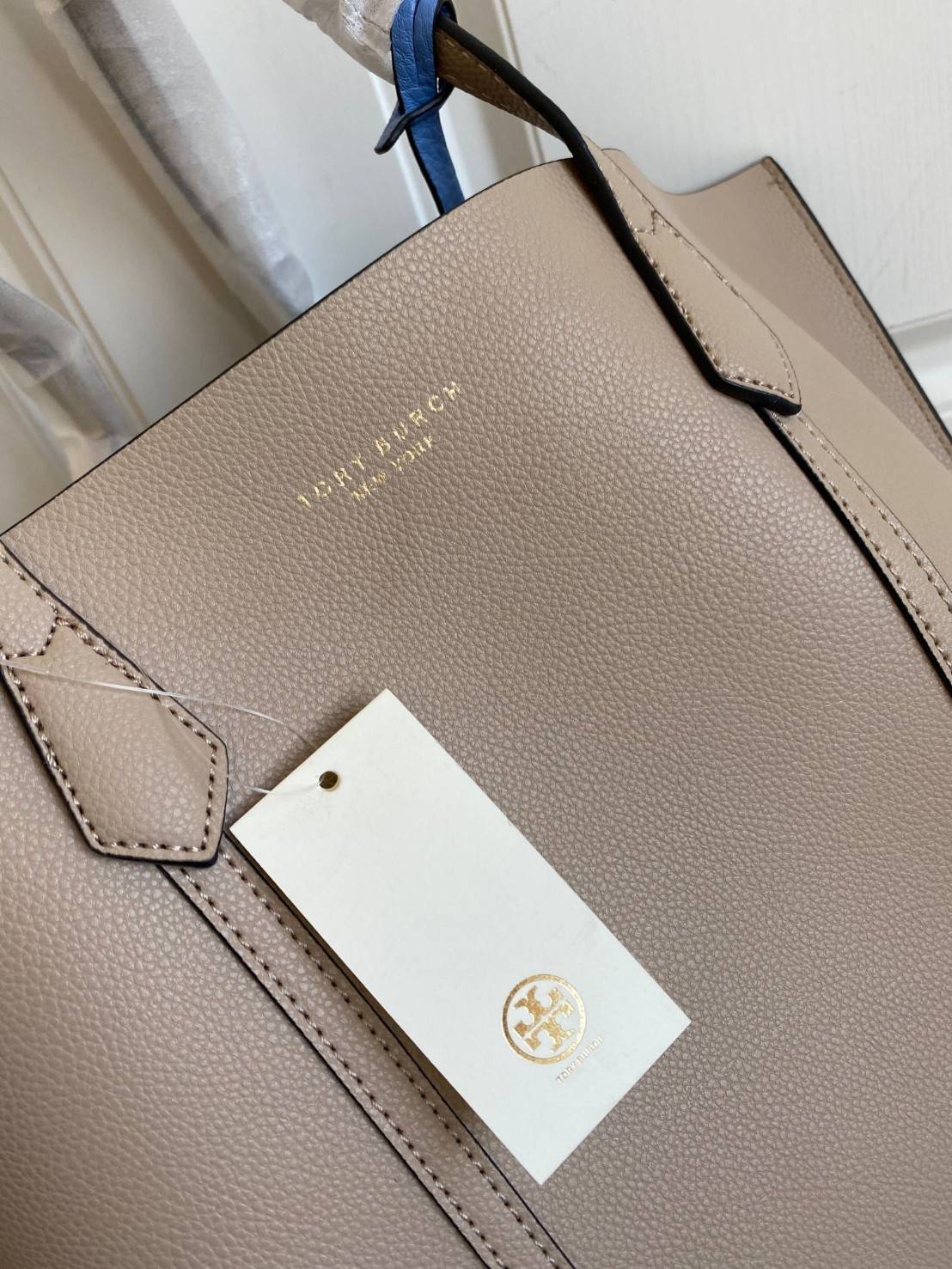 TORY BURCH LEATHERS BAG กระเป๋าทรง TOTE ใบใหญ่ ใส่ของได้จุใจมากแม่!!! **วัสดุหนังแท้คุณภาพเกรดพรีเมียม