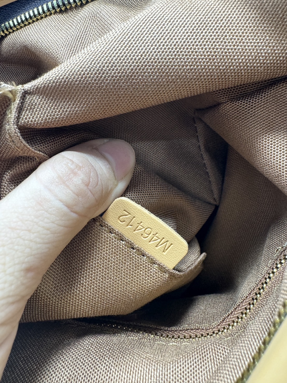 ORI หนังแท้ | LV CarryAll Monogram canvas 30cm กระเป๋าสะพายแครี่ออลรุ่นใหม่ ใบใหญ่จะของได้เยอะดีไซน์เรียบหรู มาพร้อมห่วงโซ่หัวใจห้อยสุดคิ้ว และสายสะพายแยกถอดได้ สวยหรูคลาสสิก