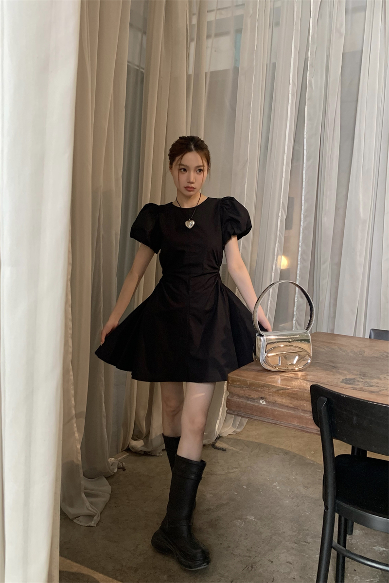พร้อมส่ง 🪴 Everblack dress เดรสคอกลมแขนบอลลูนสีดำ (IN38538)