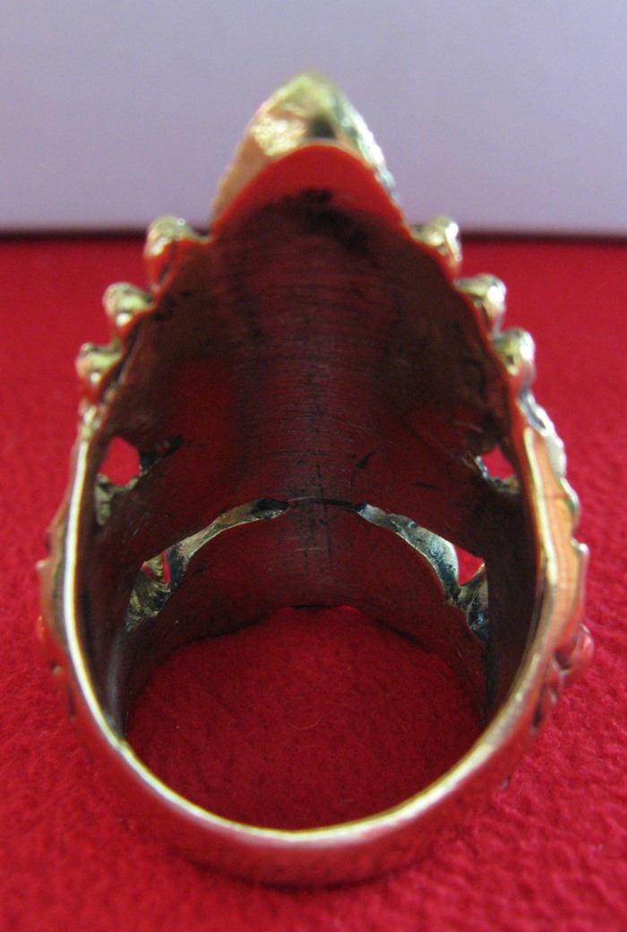 สินค้าหมดค่ะ แหวนพระนารายณ์ทรงครุฑแบบใหญ่ เนื้อทองเหลือง เหนือเศียรพระนารายณ์มีพญานาค 7 เศียร มีอำนาจ คุ้มครองป้องกันค่ะ