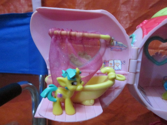 My Little Pony Ponyville Pinkie Pie's Balloon House (บ้าน my little pony มือสอง)