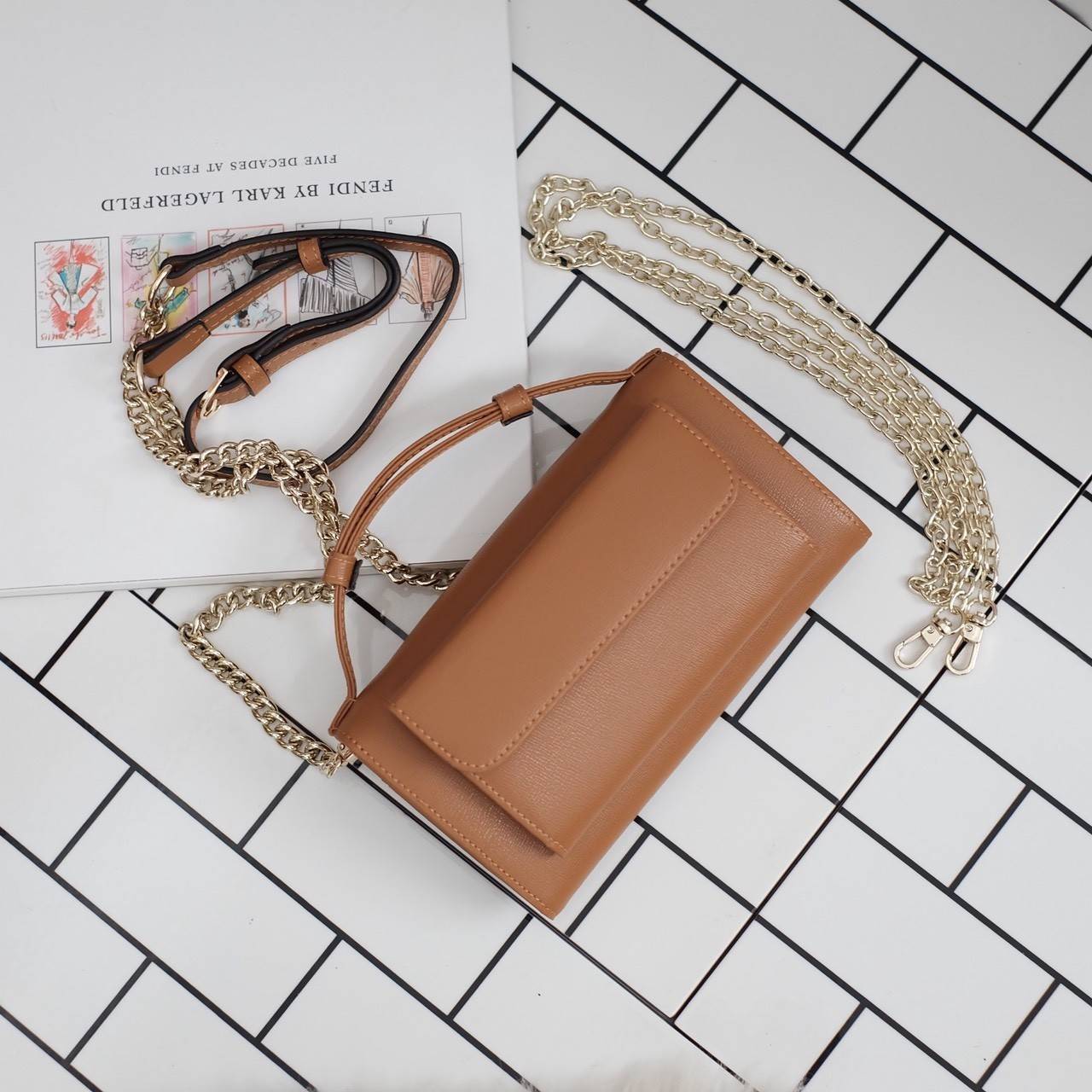 รุ่นขายดี **หนังวัวแท้สวยมาก KEEP • Ari • กระเป๋า สตางค์ยาว ปรับเป็นคลัช หรือถือ สะพาย ก้อได้หมด ขนาด กะลังดี ทรงสวย แค่ใบเดียวจบ! หนังคุณภาพเยี่ยม ภายใน จุของคุ้ม ใส่บัตร ใส่มือถือได้ทุกรุ่น ใบนี้ จะแต่งกับ Look ไหนก้อเข้ากันได้ดีแน่นอนค๊า Don't mis