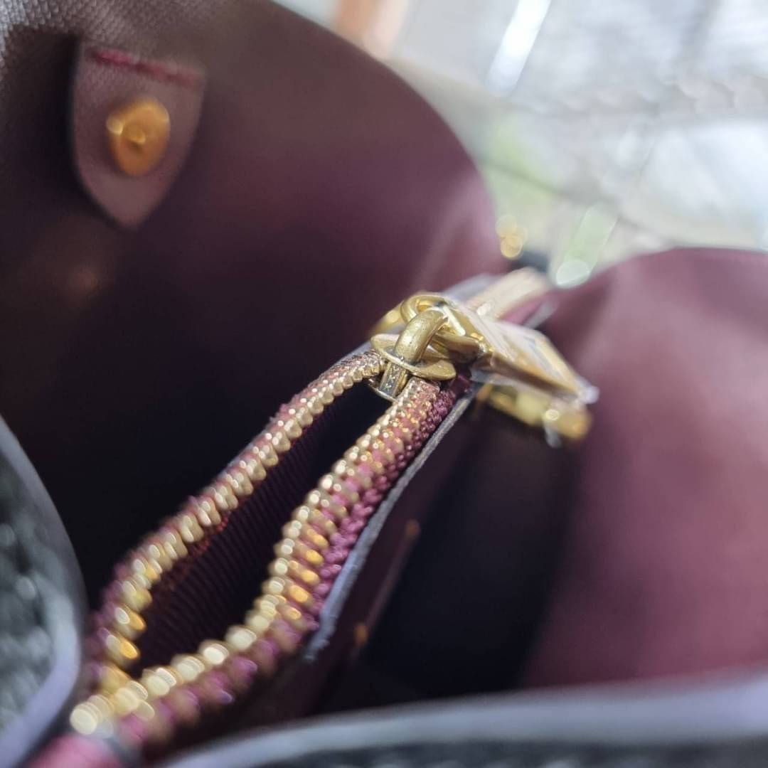 COACH WILLOW SHOULDER BAG ((C2745//C2590//C2621)) พร้อมส่งที่ไทย รุ่นแนะนำค่ะ🔥🔥 🔺กระเป๋าหิ้ว//คล้องไหล่//สะพายข้าง สุดคุ้ม! หนังแท้ชั้นดี ได้ไปหลงรักแน่นอนค่ะ หนังสวยมากๆ😘 🔺ตัวกระเป๋าแบ่งเป็นสองช่องหลัก ด้านนึงเป็นแ