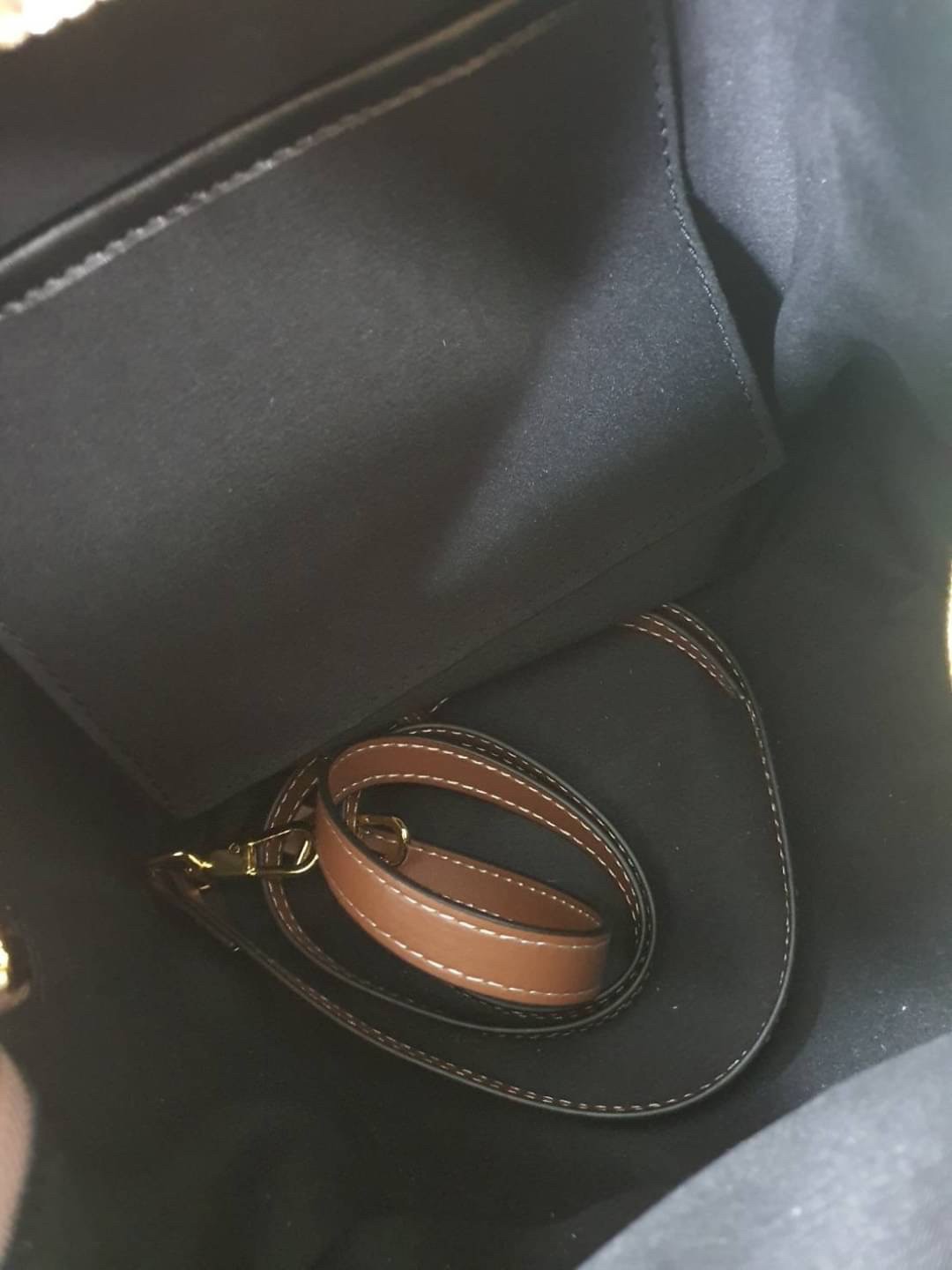 Burberry Cube Shoulder Bag Black / Burberry Vintage Checked Cube Bag / WOMAN BURBERRY HANDBAGS กระเป๋าถือ กระเป๋าสะพายครอสบอดี้ วัสดุหนังสีดำตัดด้วยผ้าลายซิกเนเจอร์แบรนด์