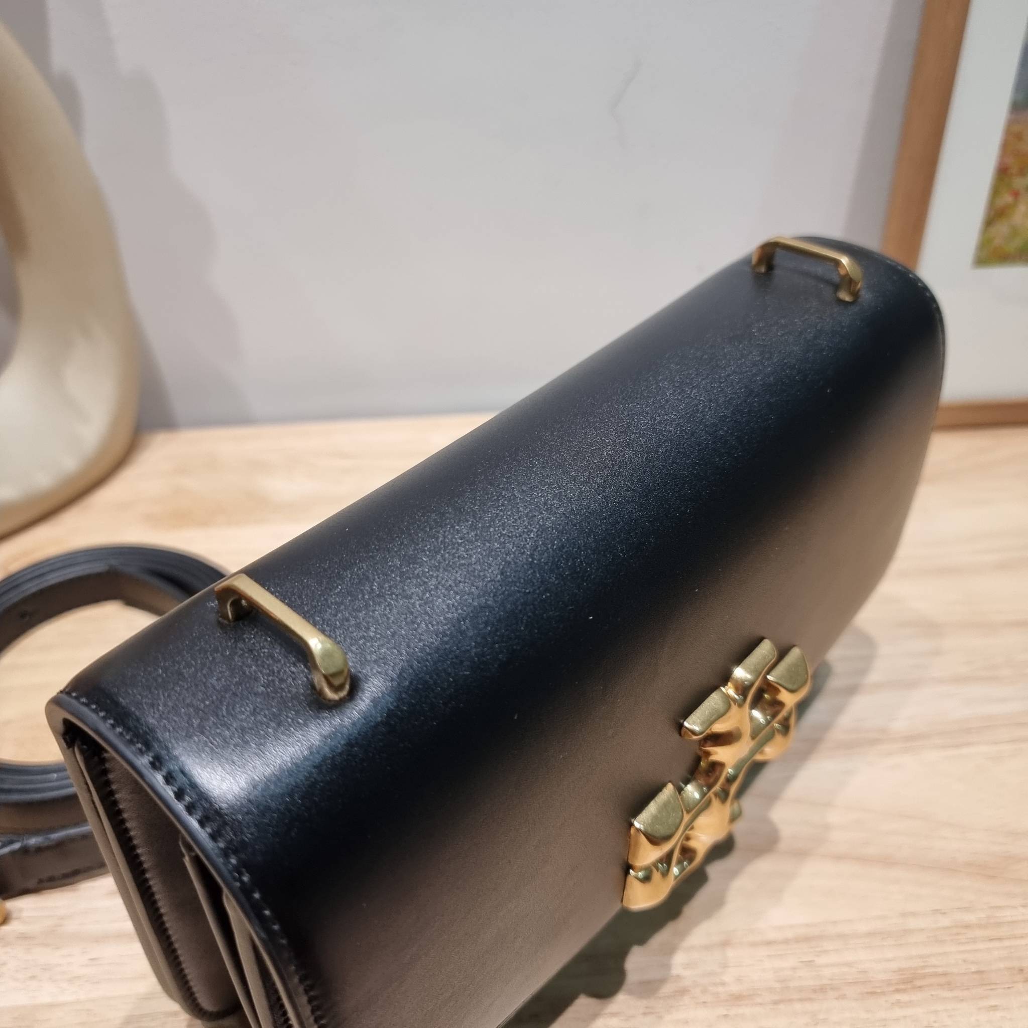 Tory Burch Bag / TORY BURCH ELEANOR CONVERTIBLE SHOULDER BAG รุ่นยอดนิยม กับไซส์ใหม่ ใหญ่จุคุ้ม! กระเป๋าสะพายข้าง ดีไซน์อยู่ทรง เรียบหรู! ผู้ดีกว่าใคร