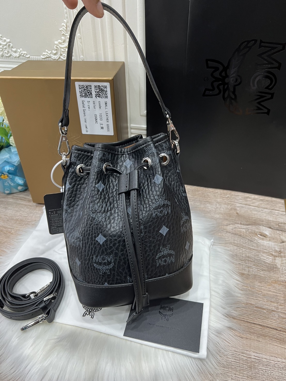 M.C.M MINI DESSAU DRAWSTRING BAG IN VISETOS กระเป๋าสะพายทรง bucket ไซส์ mini เกรดออริ สลับแท้ 1:1 ใช้งานต่างประเทศได้