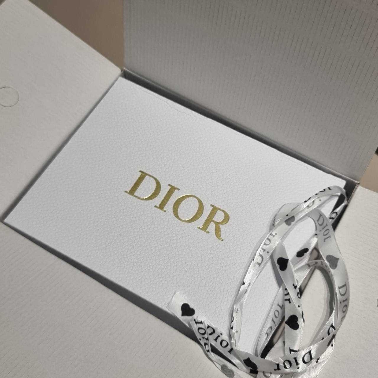 Dior Flap Bag / Quilted Miss Dior Allover Leather Bag กระเป๋าสะพายไหล่สุดลัคชู หรูหราเกินเรื่อง ดีไซน์ใหม่สวยงามด้วยดีเทลฝีเย็บและลายหนังปั๊มนูน